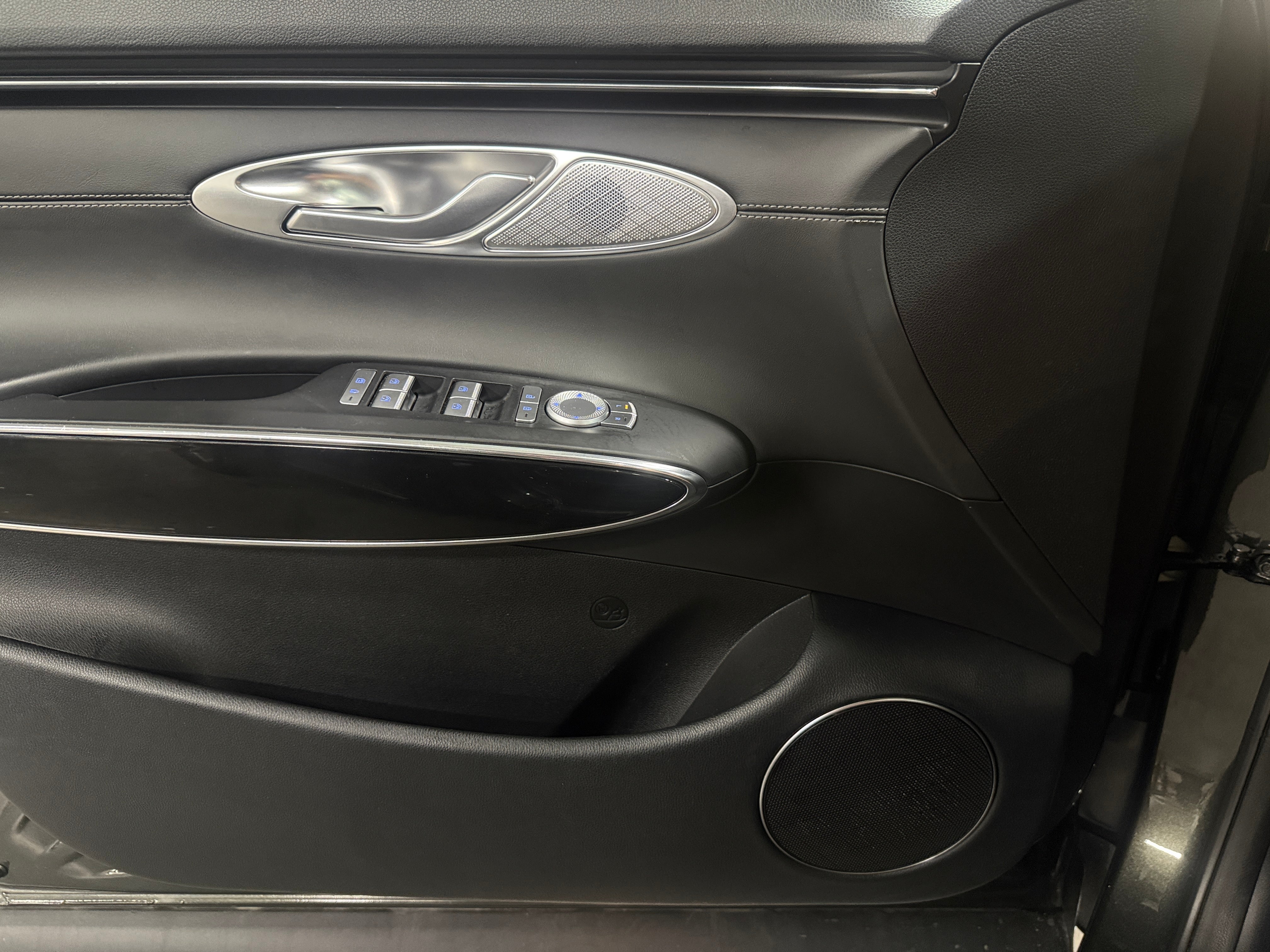 2025 Genesis Gv70