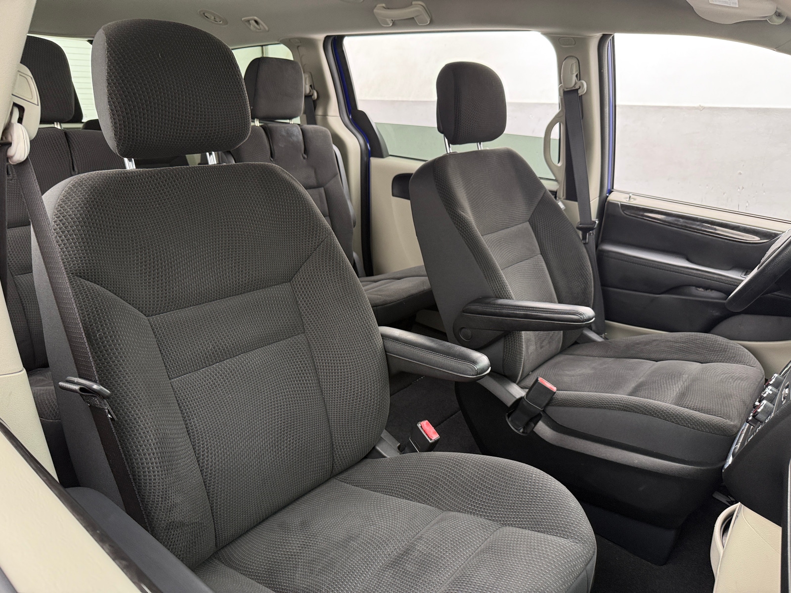Thumbnail: 2018 Dodge Grand Caravan - 2