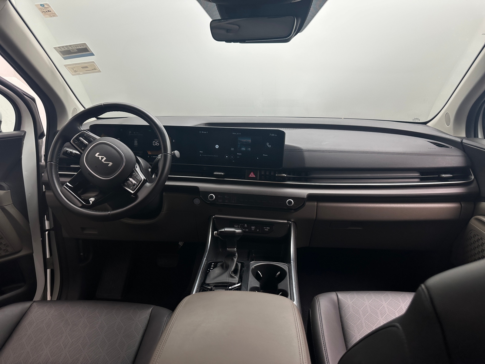 Thumbnail: 2025 Kia Carnival - 2