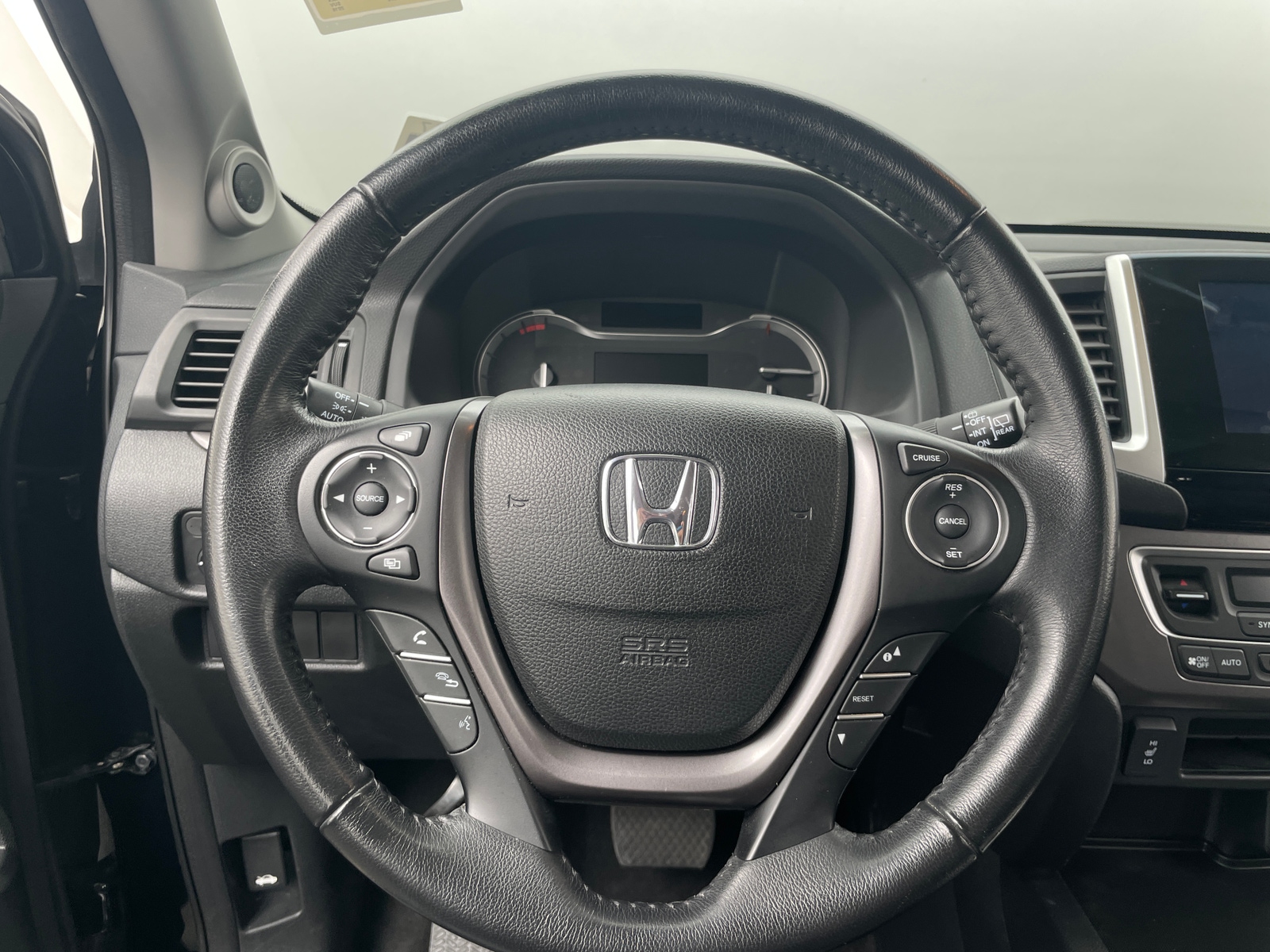 Thumbnail: 2016 Honda Pilot - 4