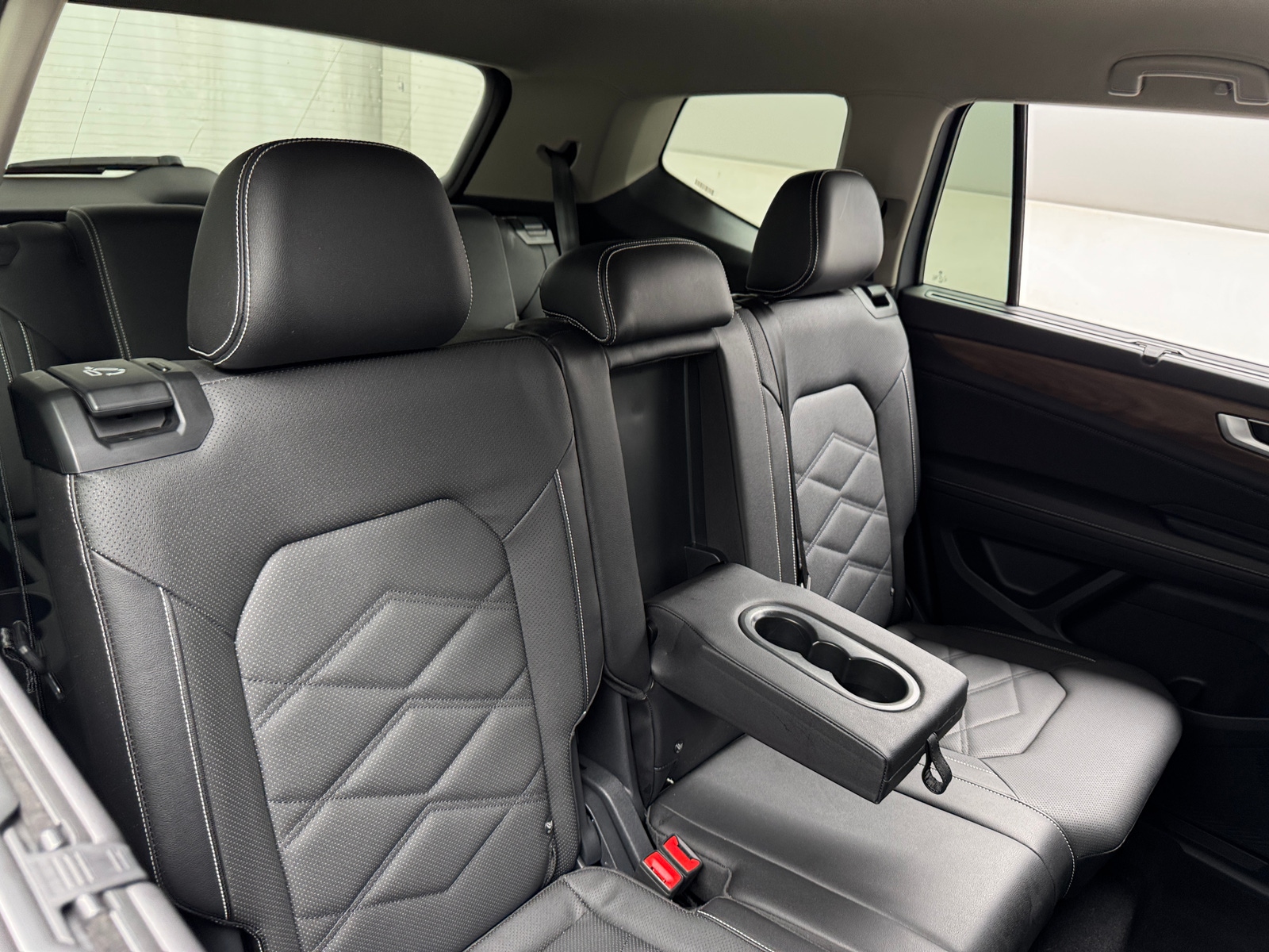 Thumbnail: 2025 Volkswagen Atlas - 5