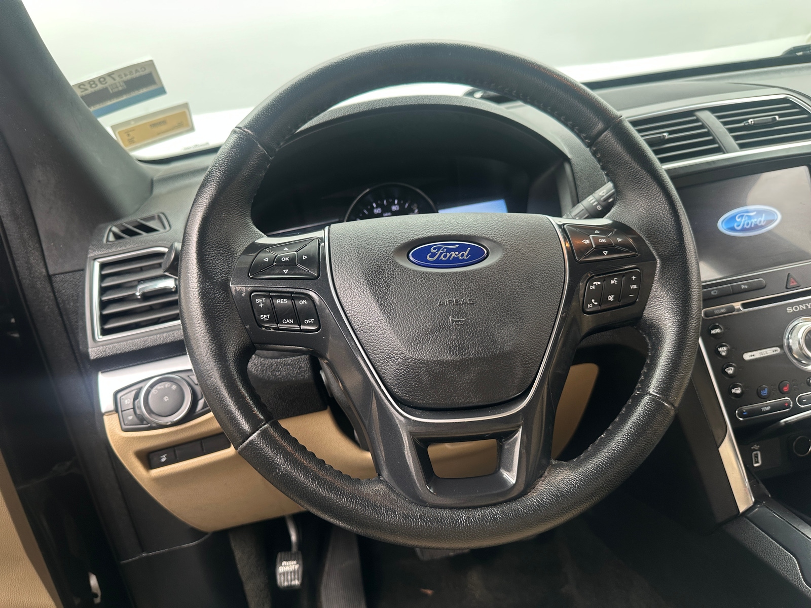 Thumbnail: 2017 Ford Explorer - 4