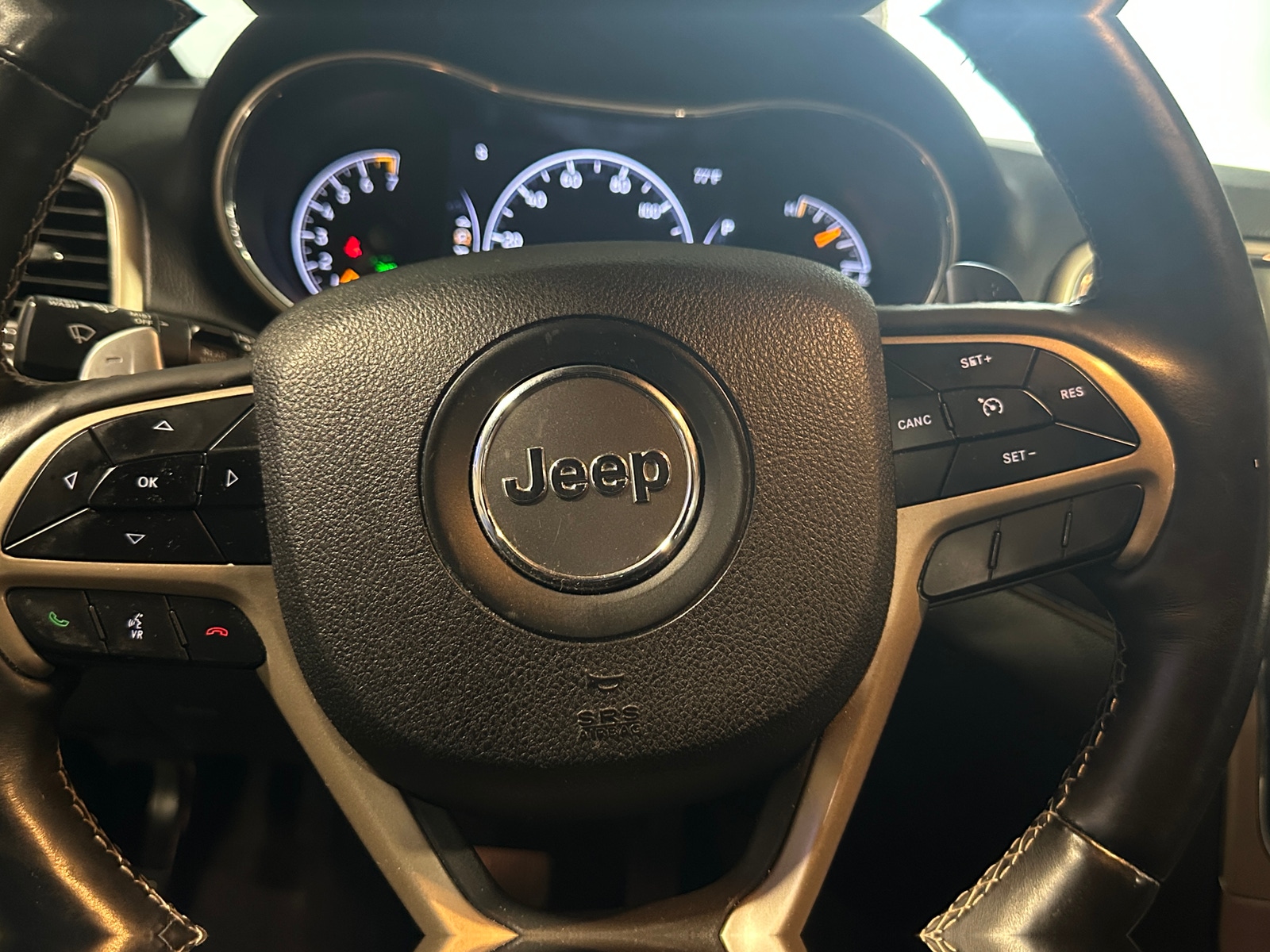 Thumbnail: 2017 Jeep Grand Cherokee - 4