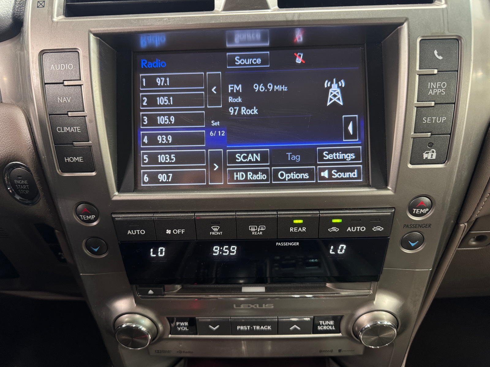 Thumbnail: 2016 Lexus GX - 3