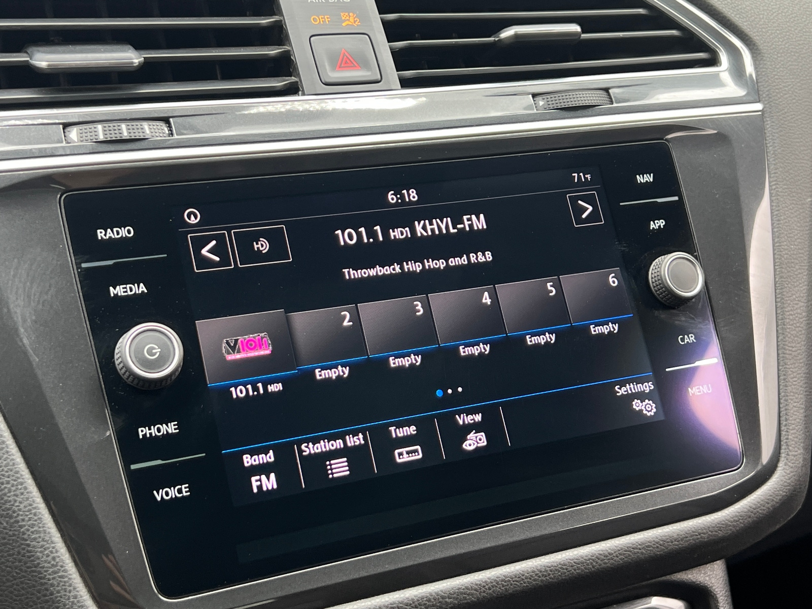 Thumbnail: 2019 Volkswagen Tiguan - 3