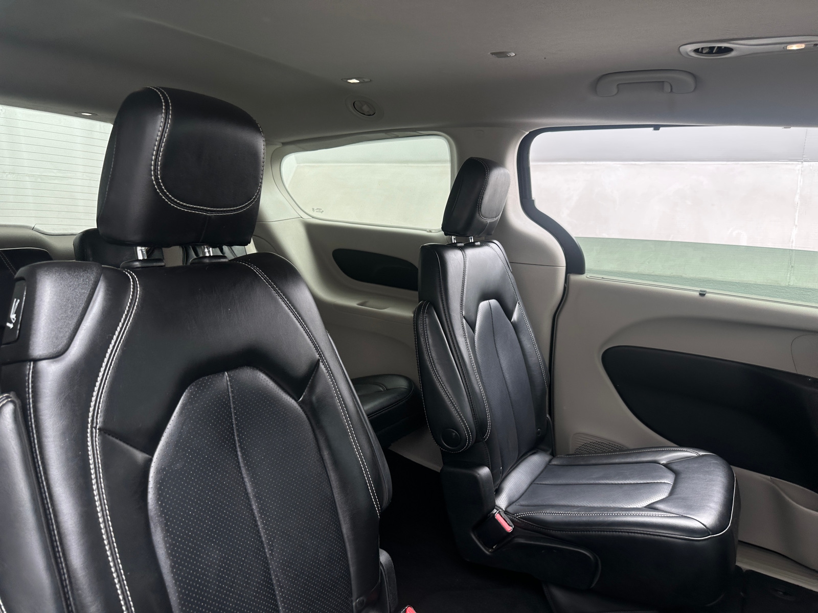 Thumbnail: 2023 Chrysler Pacifica - 5