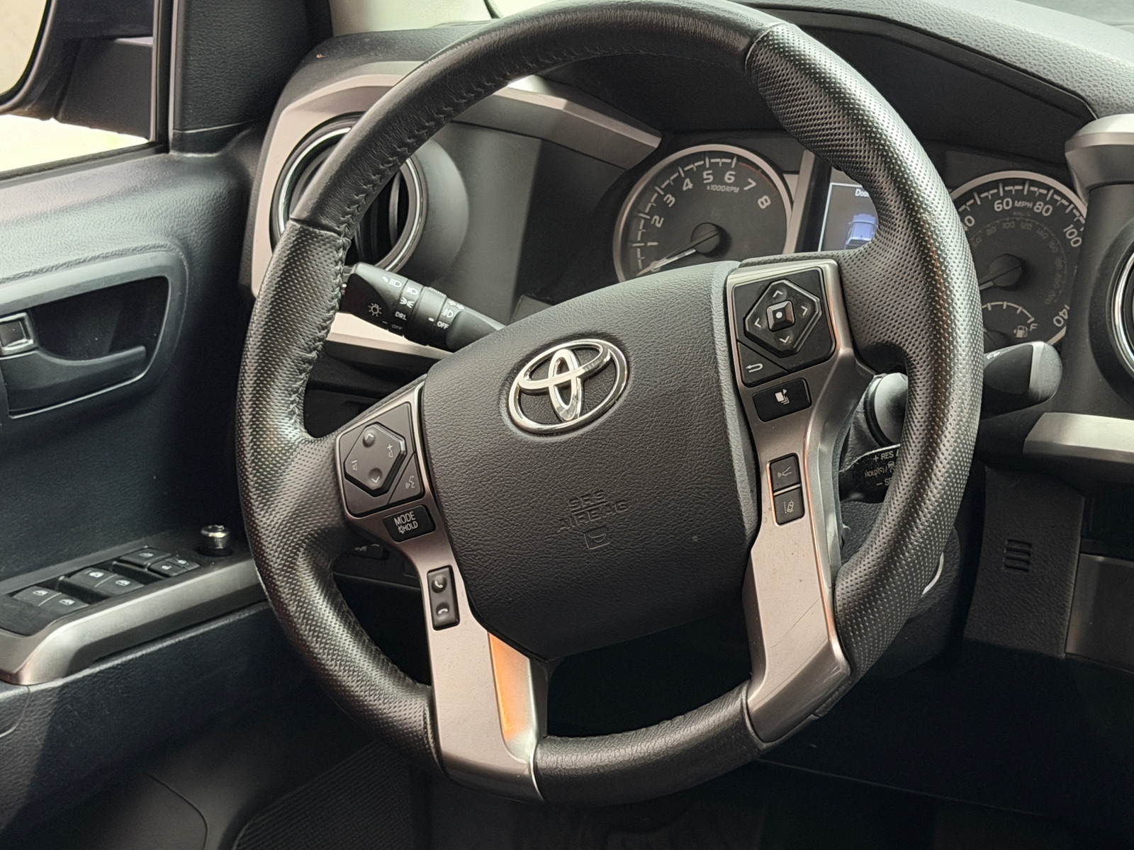 Thumbnail: 2018 Toyota Tacoma - 5