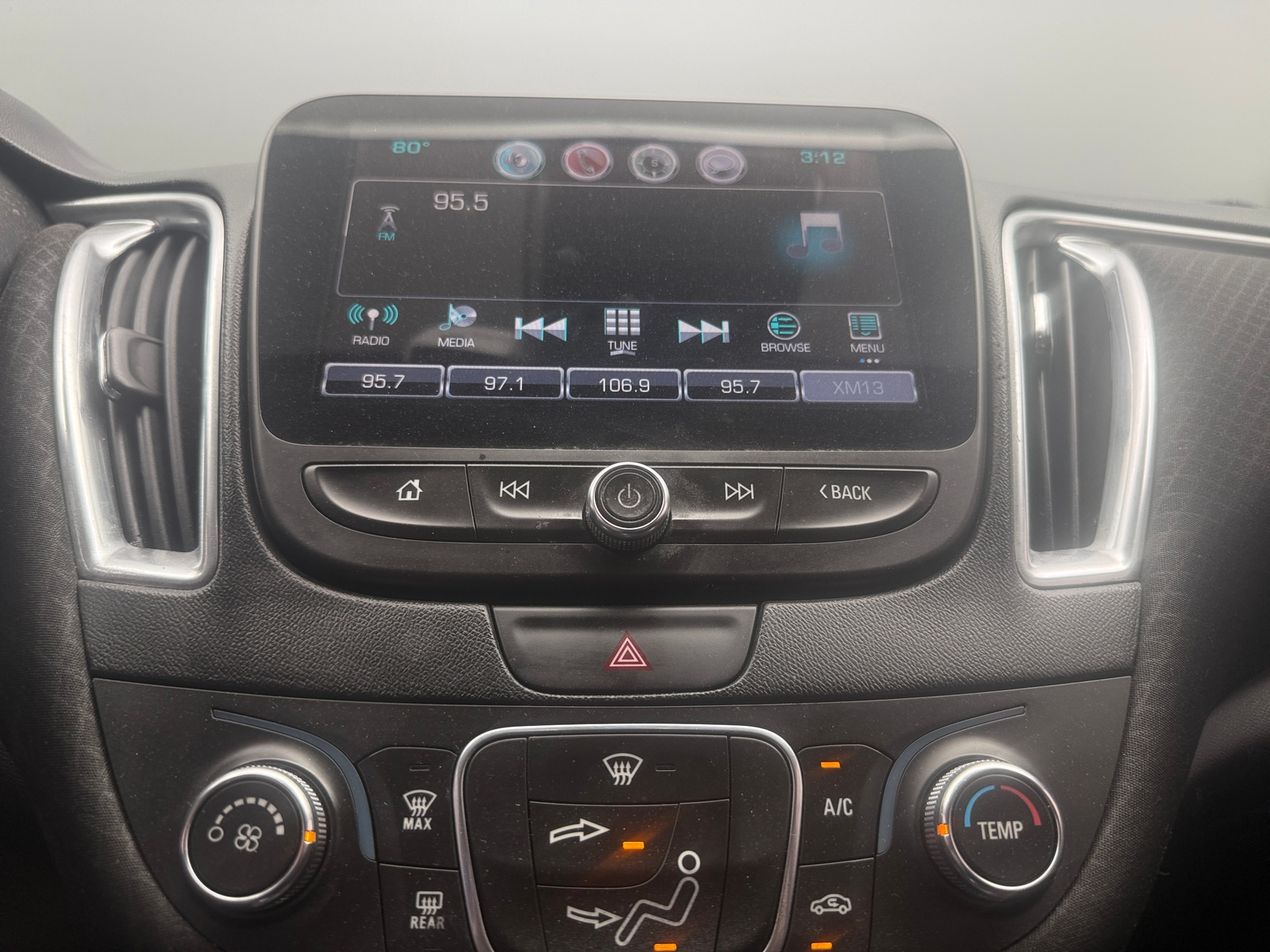 Thumbnail: 2016 Chevrolet Malibu - 4