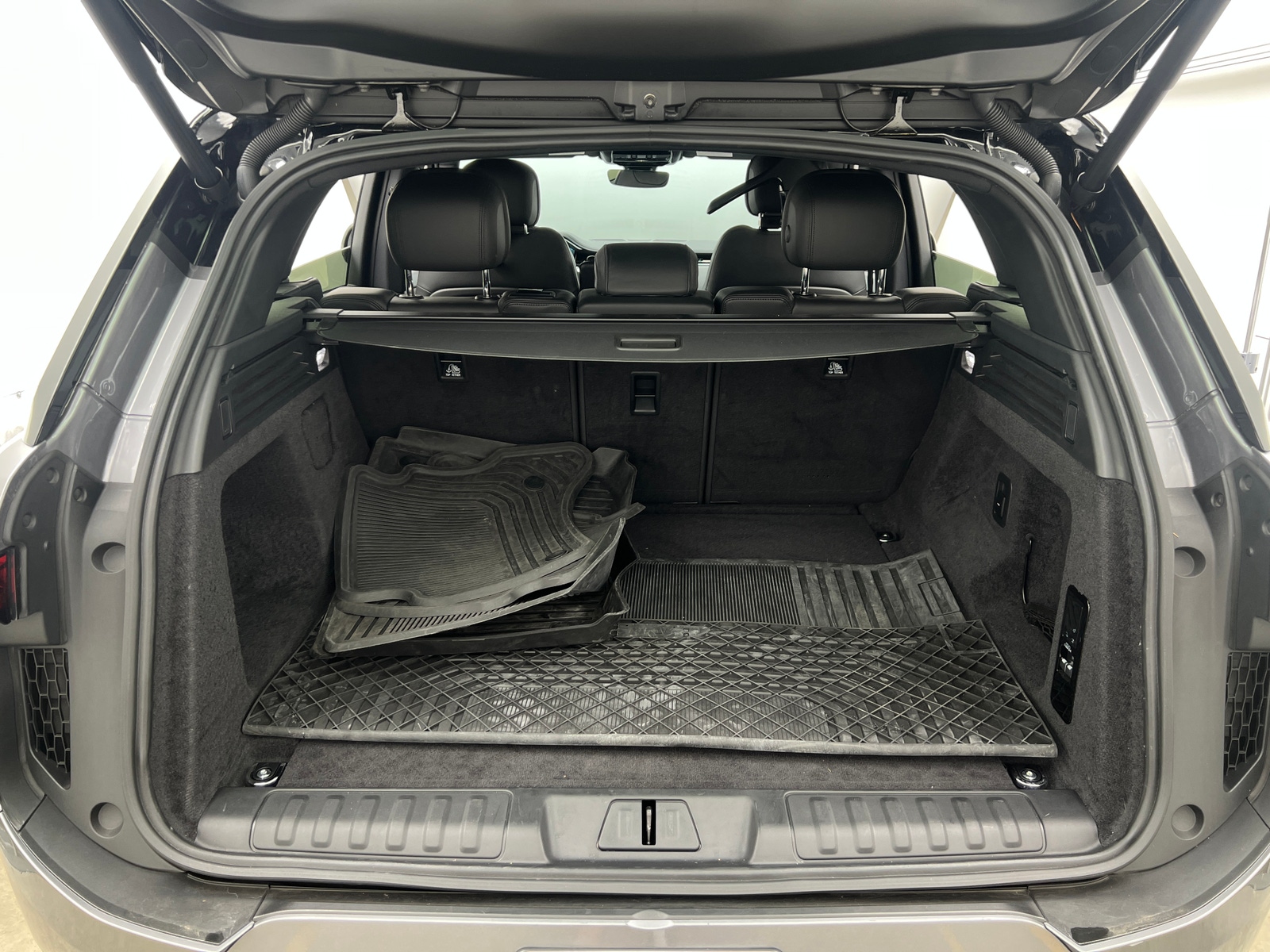 Thumbnail: 2024 Land Rover Range Rover Sport - 6