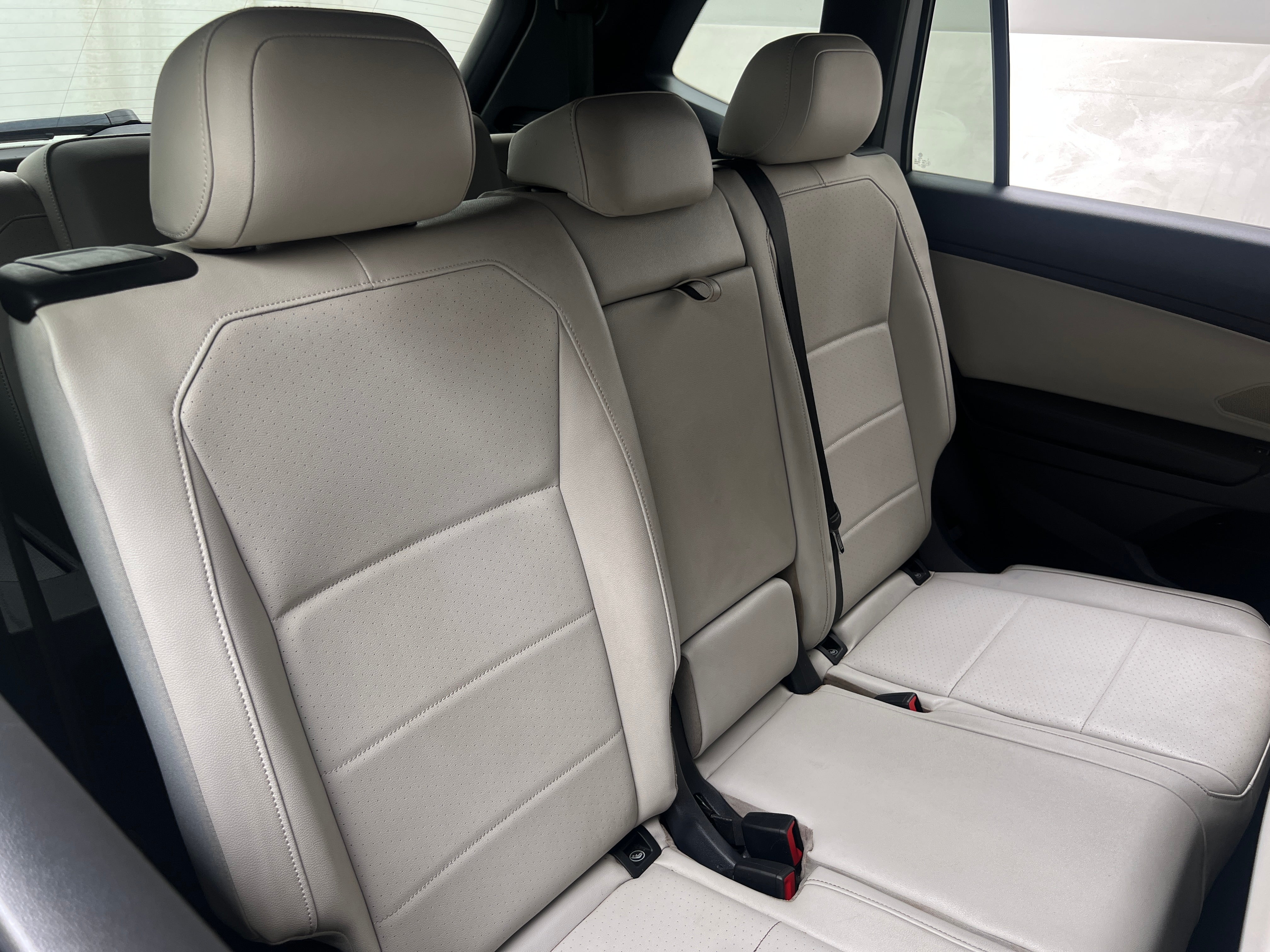 2021 Volkswagen Tiguan SE R-LINE BLACK - Photo 2