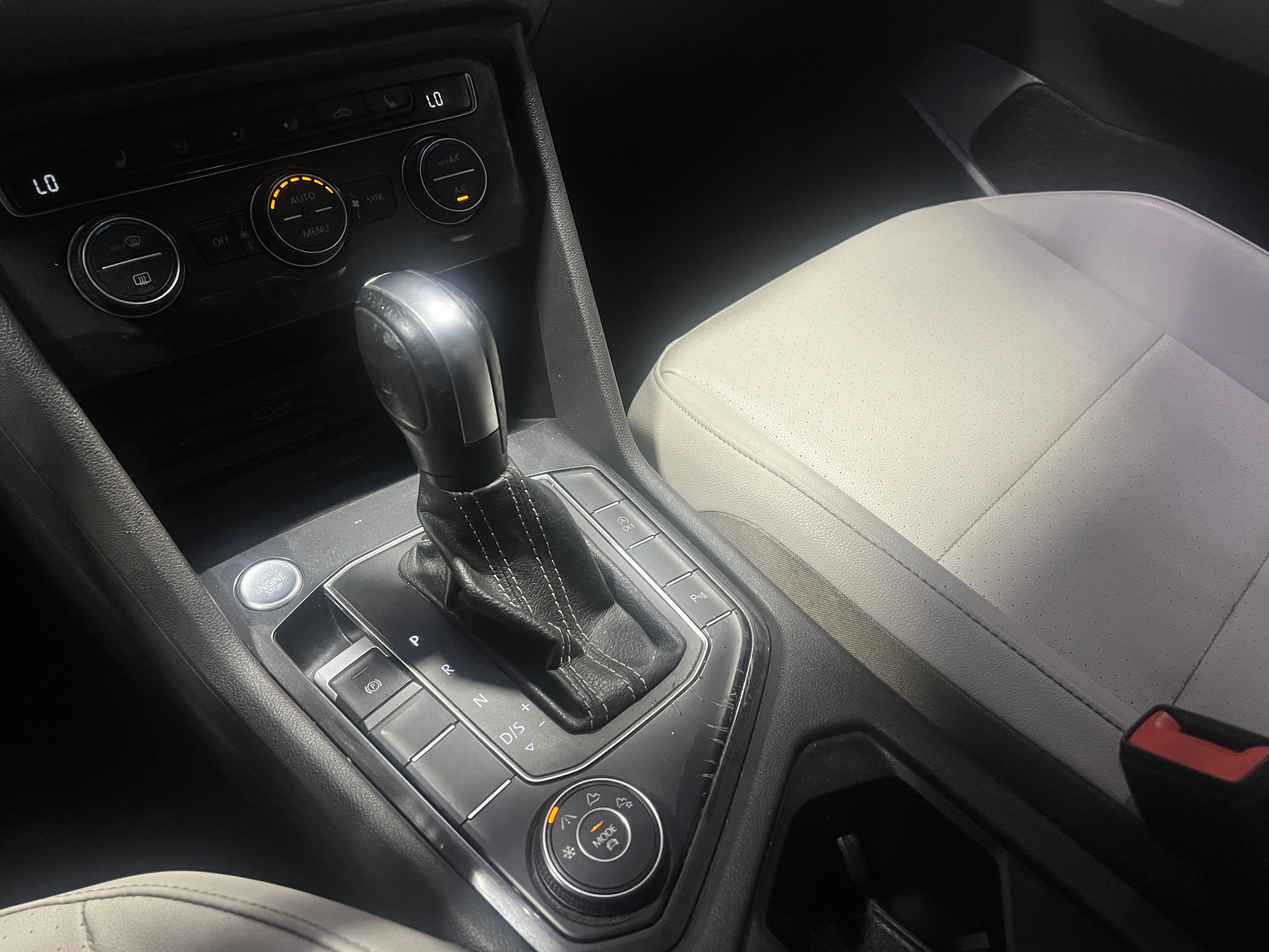 2021 Volkswagen Tiguan SE R-LINE BLACK - Photo 11