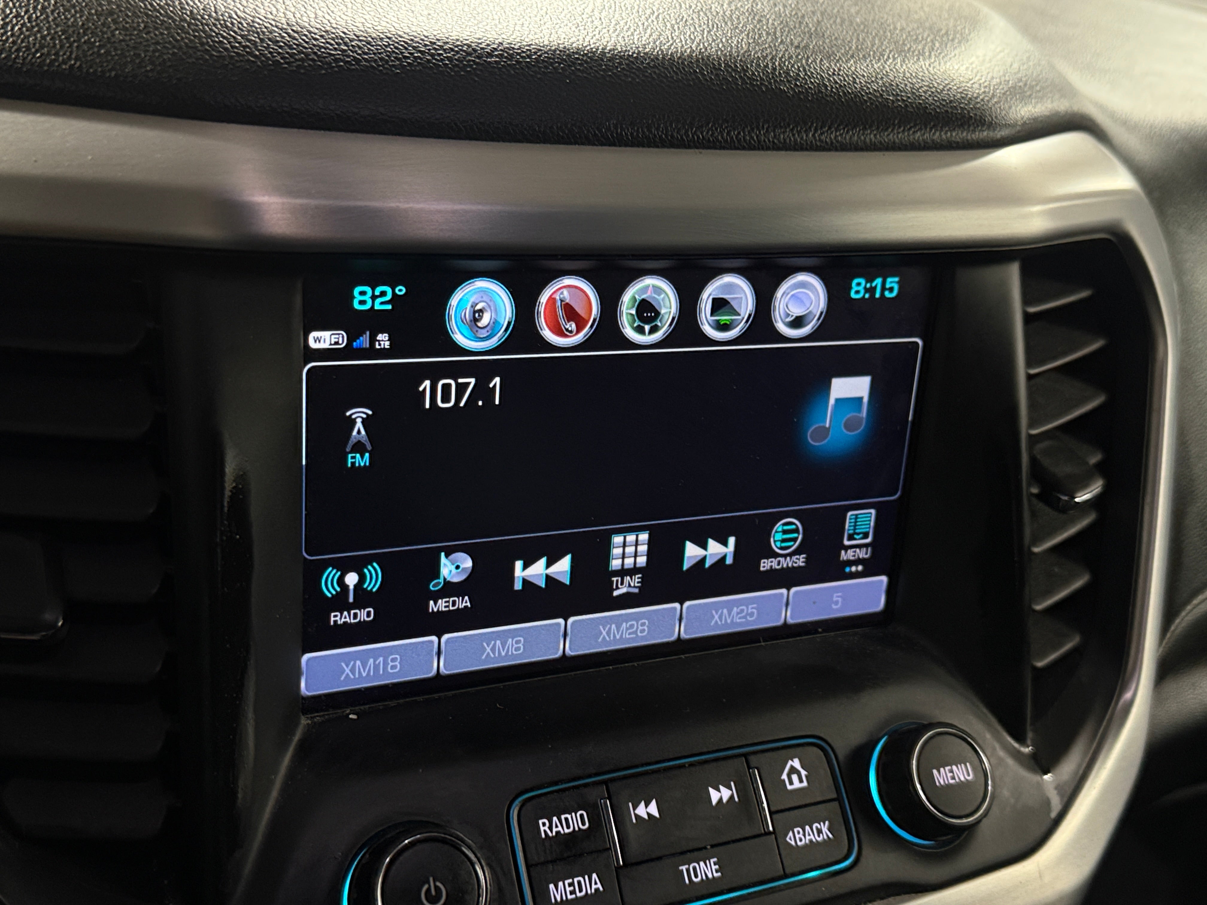 2019 GMC Acadia SLT-1 - Photo 18