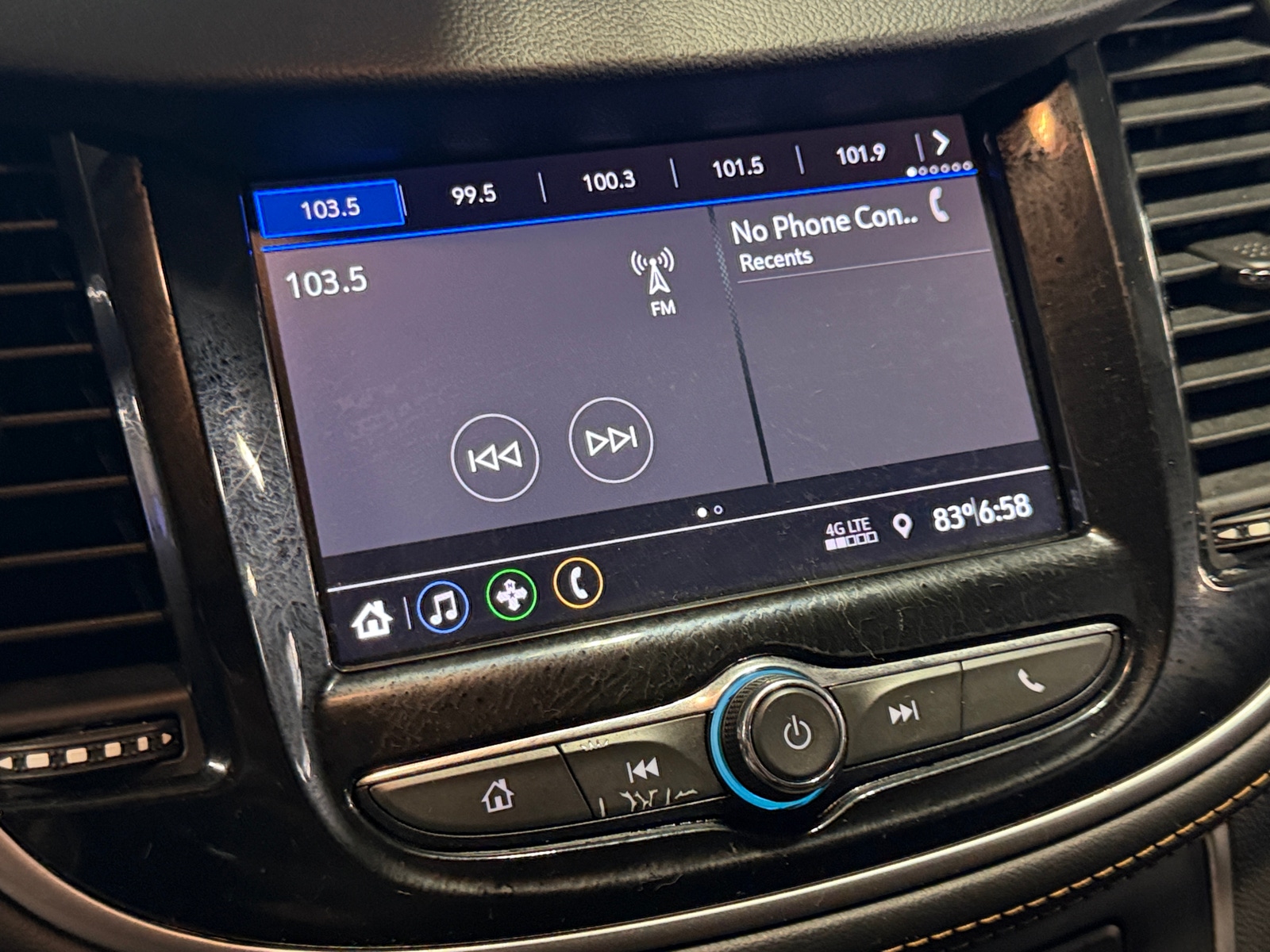 Thumbnail: 2021 Chevrolet Trax - 4