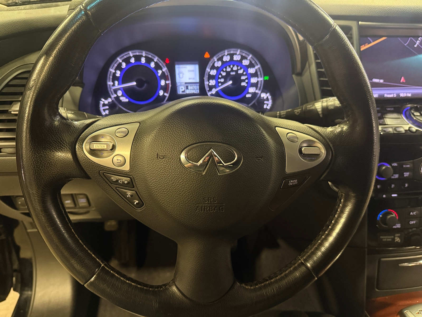Thumbnail: 2014 INFINITI QX70 - 4