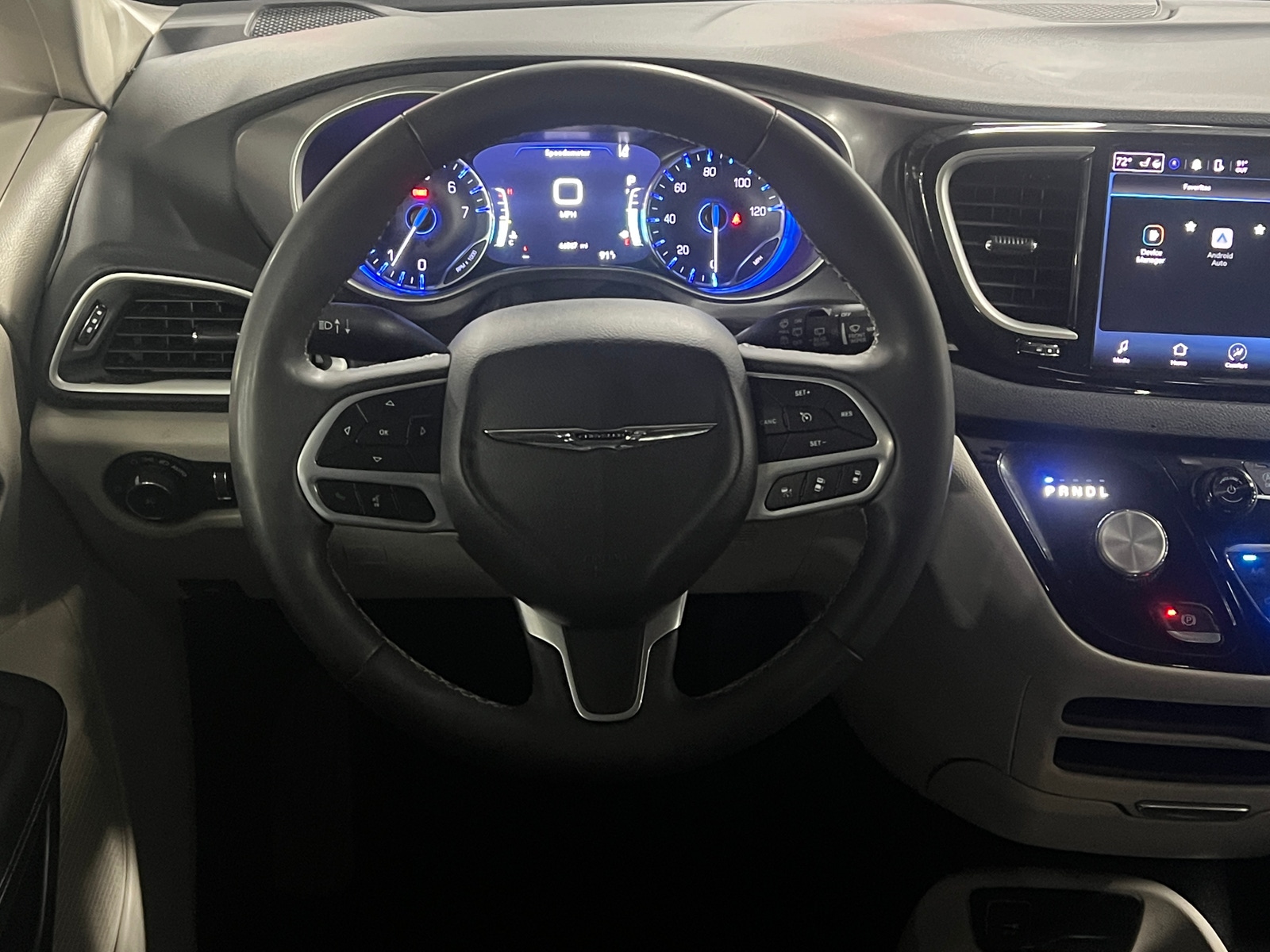 Thumbnail: 2023 Chrysler Pacifica - 4