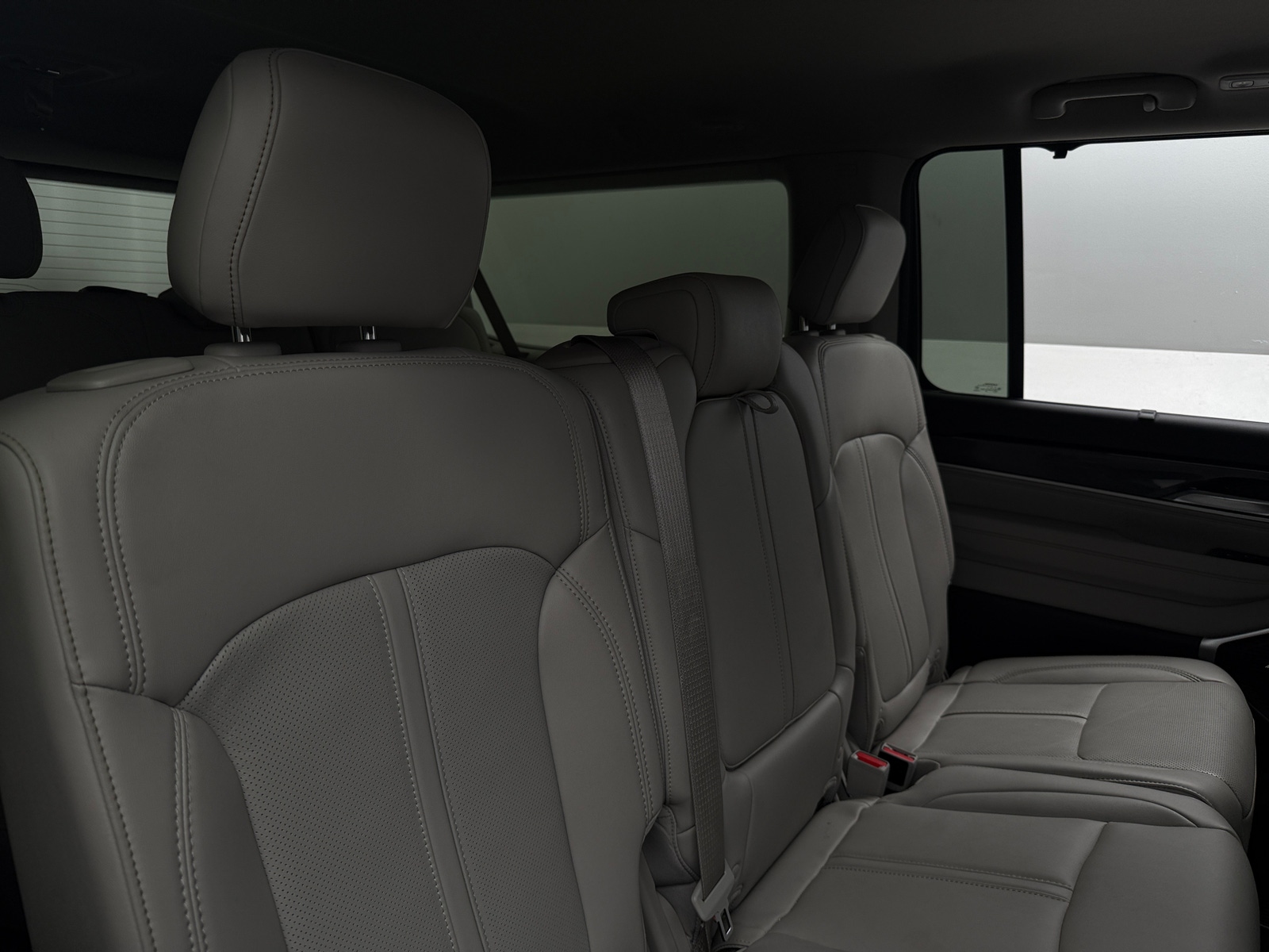 Thumbnail: 2023 Jeep Wagoneer - 5