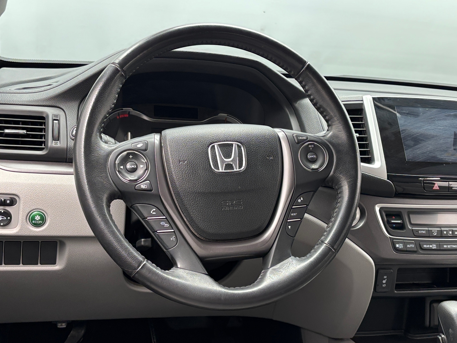 Thumbnail: 2017 Honda Pilot - 4