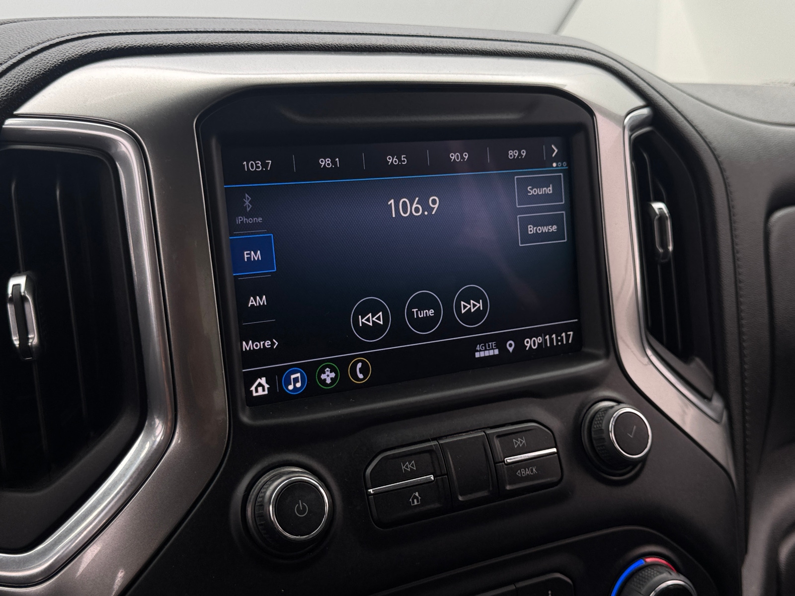 Thumbnail: 2019 Chevrolet Silverado 1500 - 4