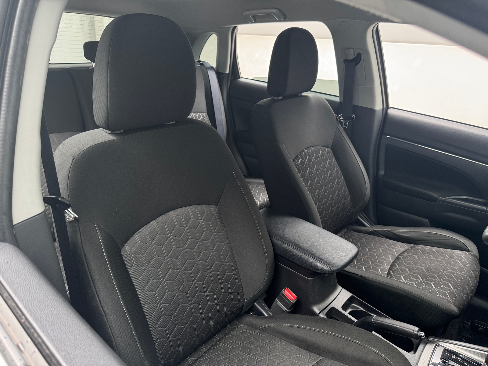 Thumbnail: 2023 Mitsubishi Outlander Sport - 2
