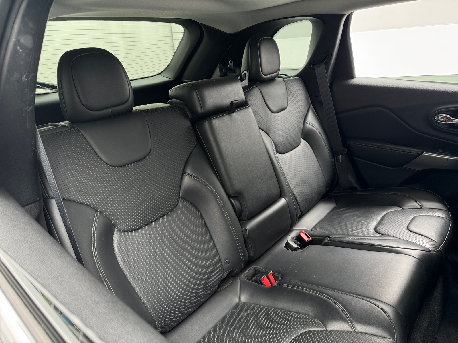 Thumbnail: 2019 Jeep Cherokee - 5