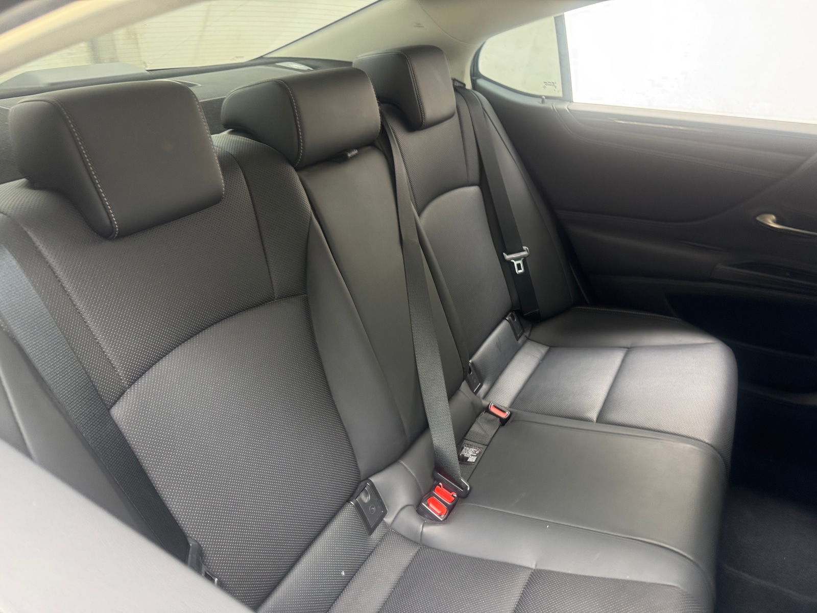Thumbnail: 2021 Lexus ES - 5