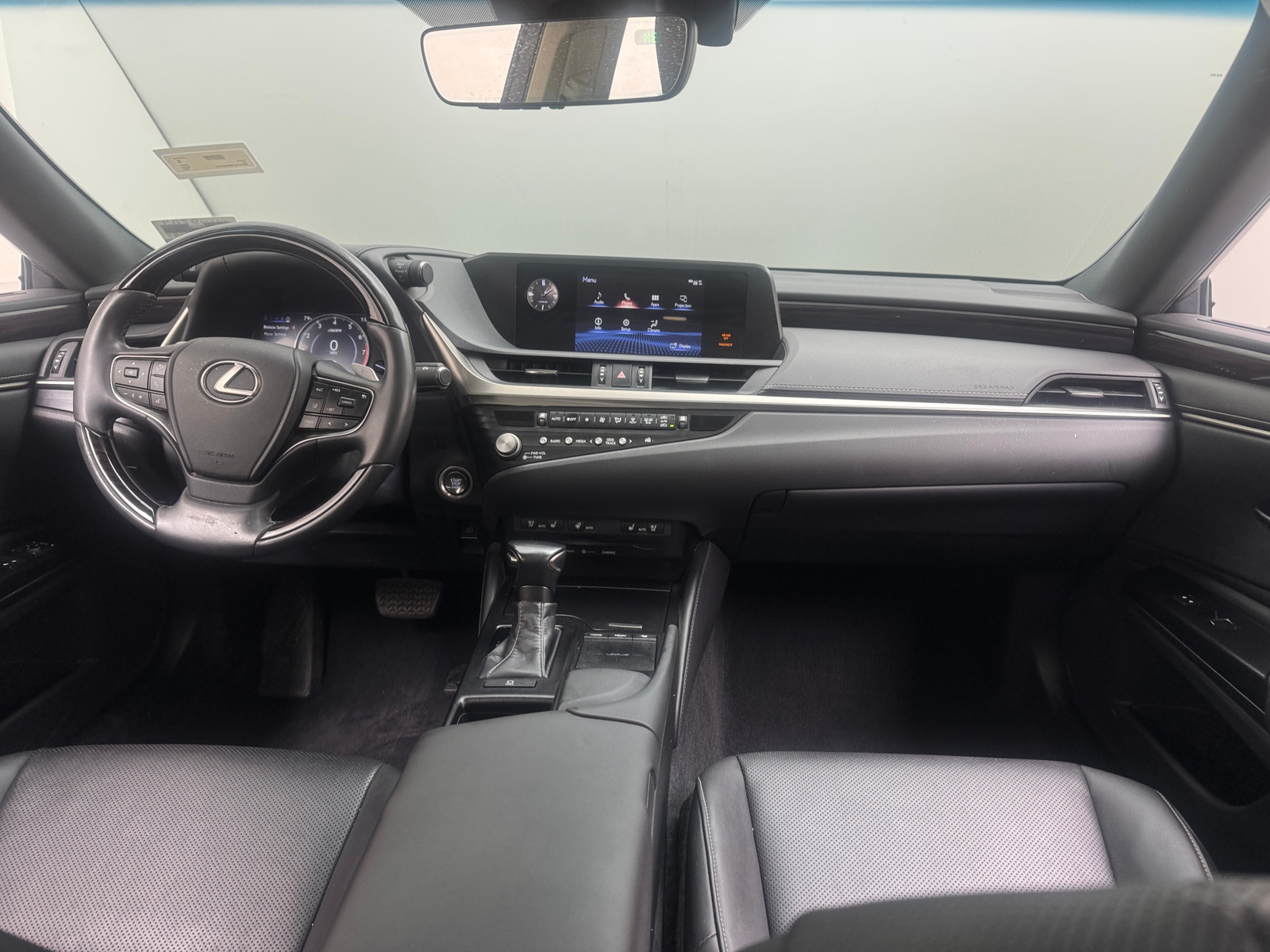 Thumbnail: 2021 Lexus ES - 2