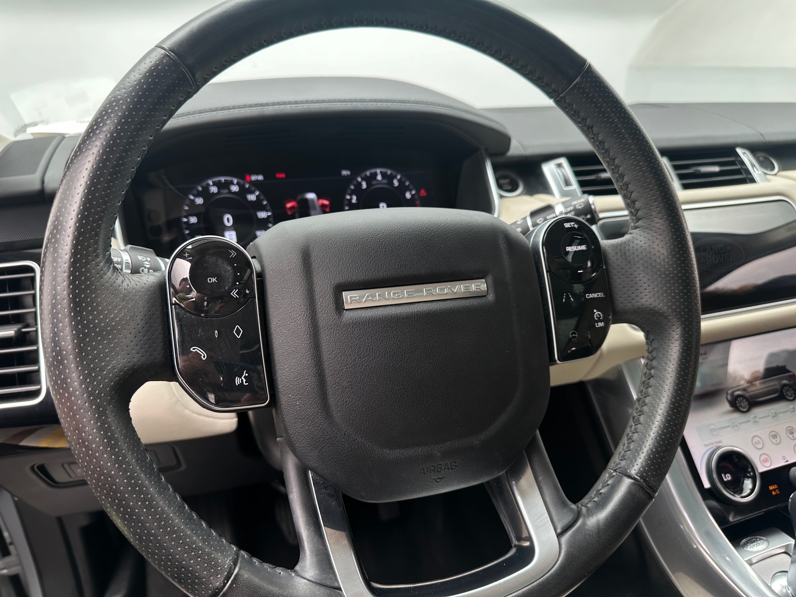 Thumbnail: 2019 Land Rover Range Rover Sport - 4