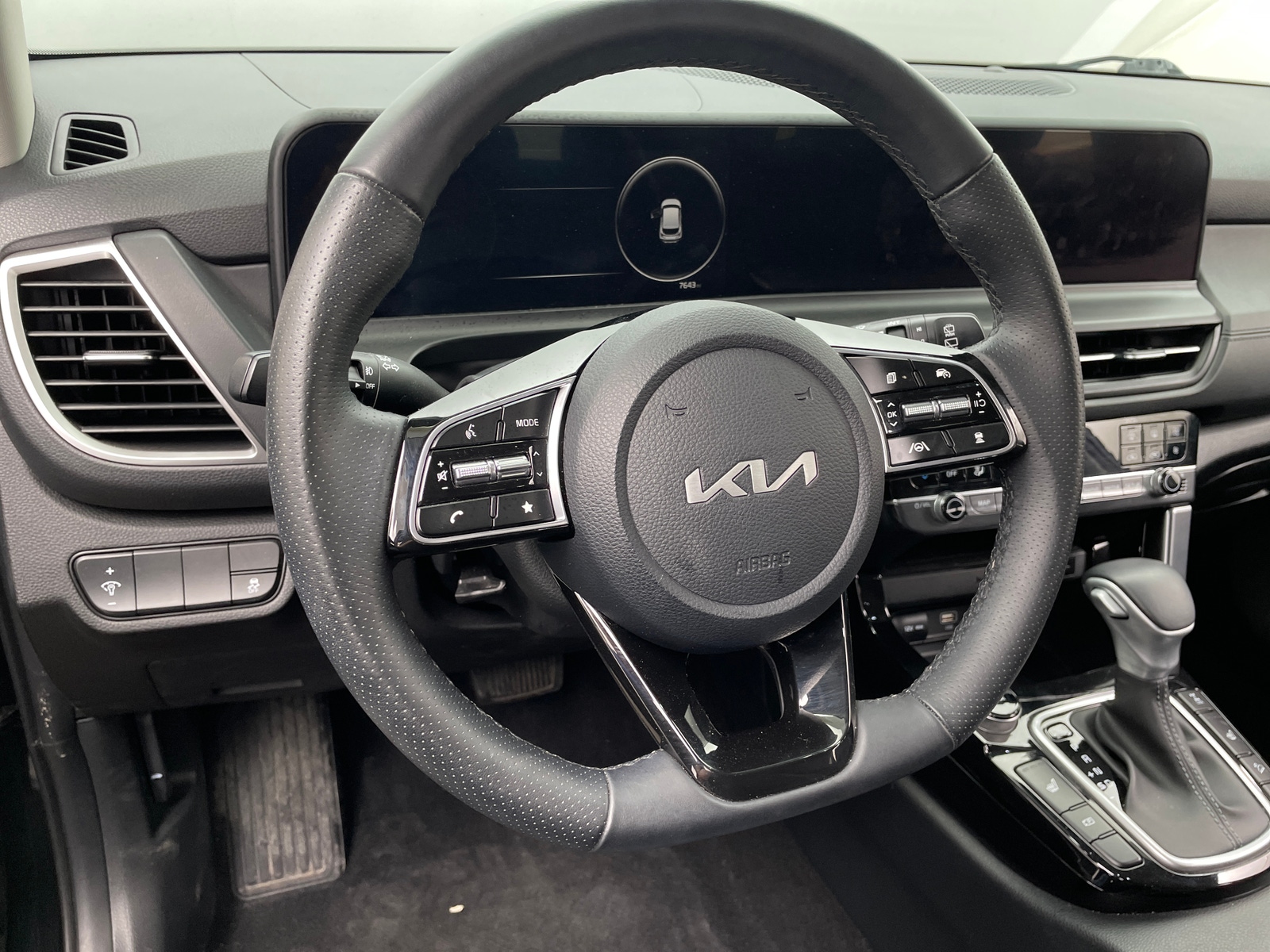 Thumbnail: 2024 Kia Seltos - 4