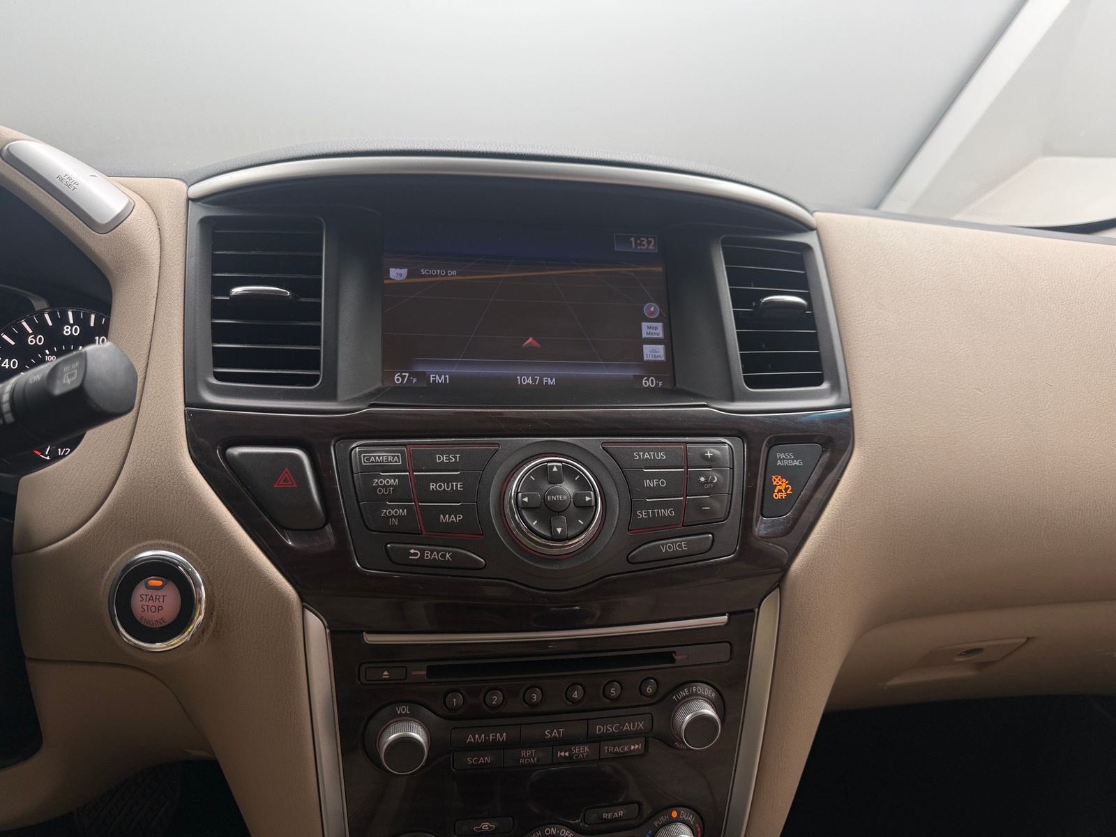 Thumbnail: 2016 Nissan Pathfinder - 3
