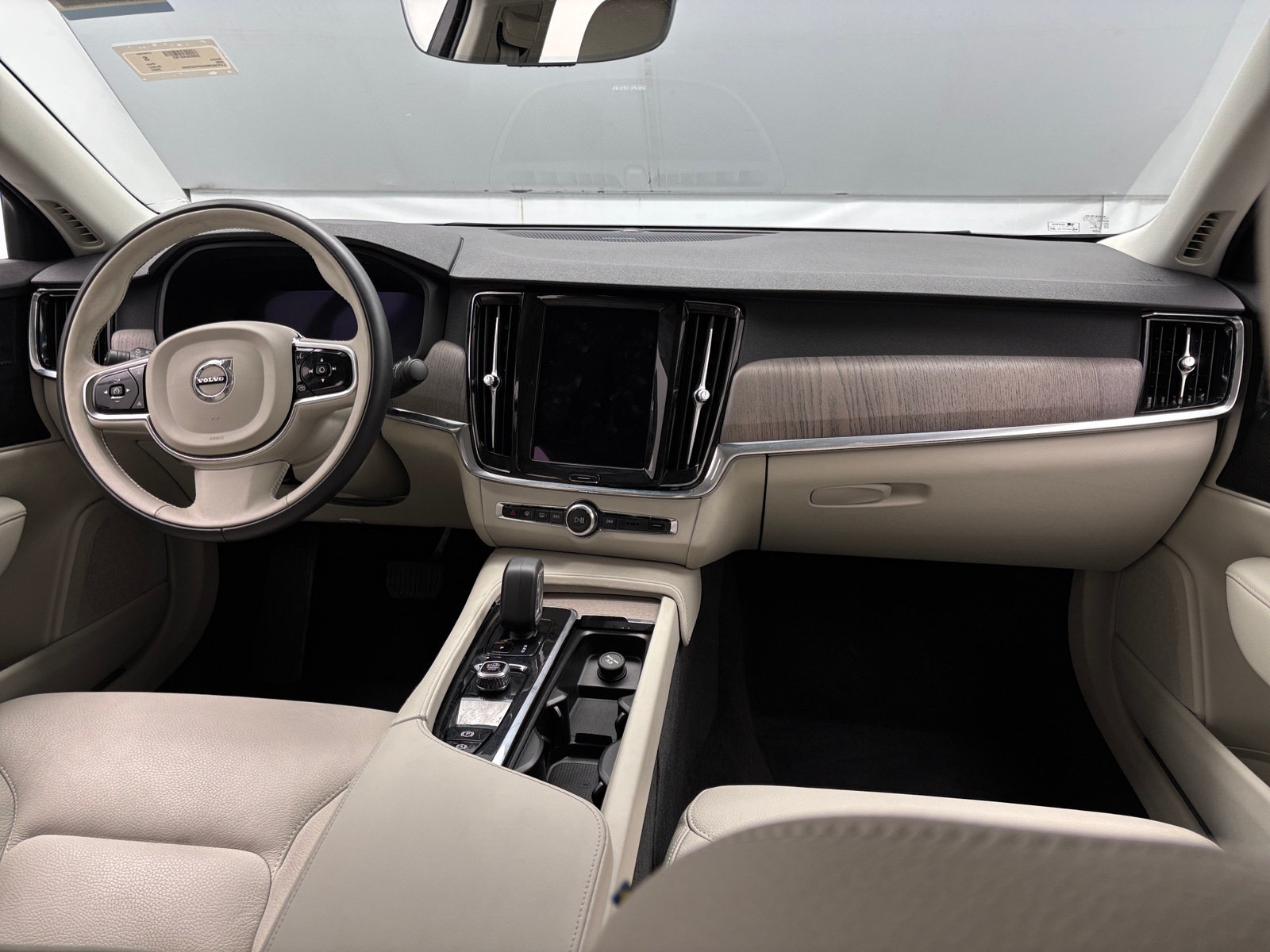 Thumbnail: 2023 Volvo S90 - 2