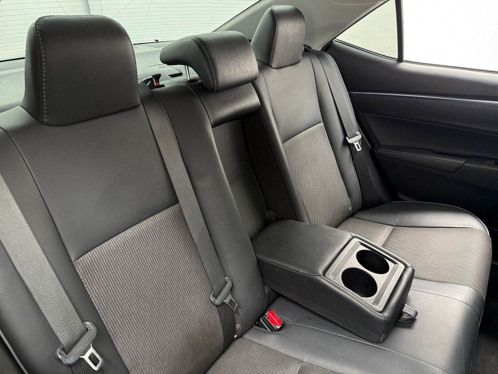 Thumbnail: 2015 Toyota Corolla - 6