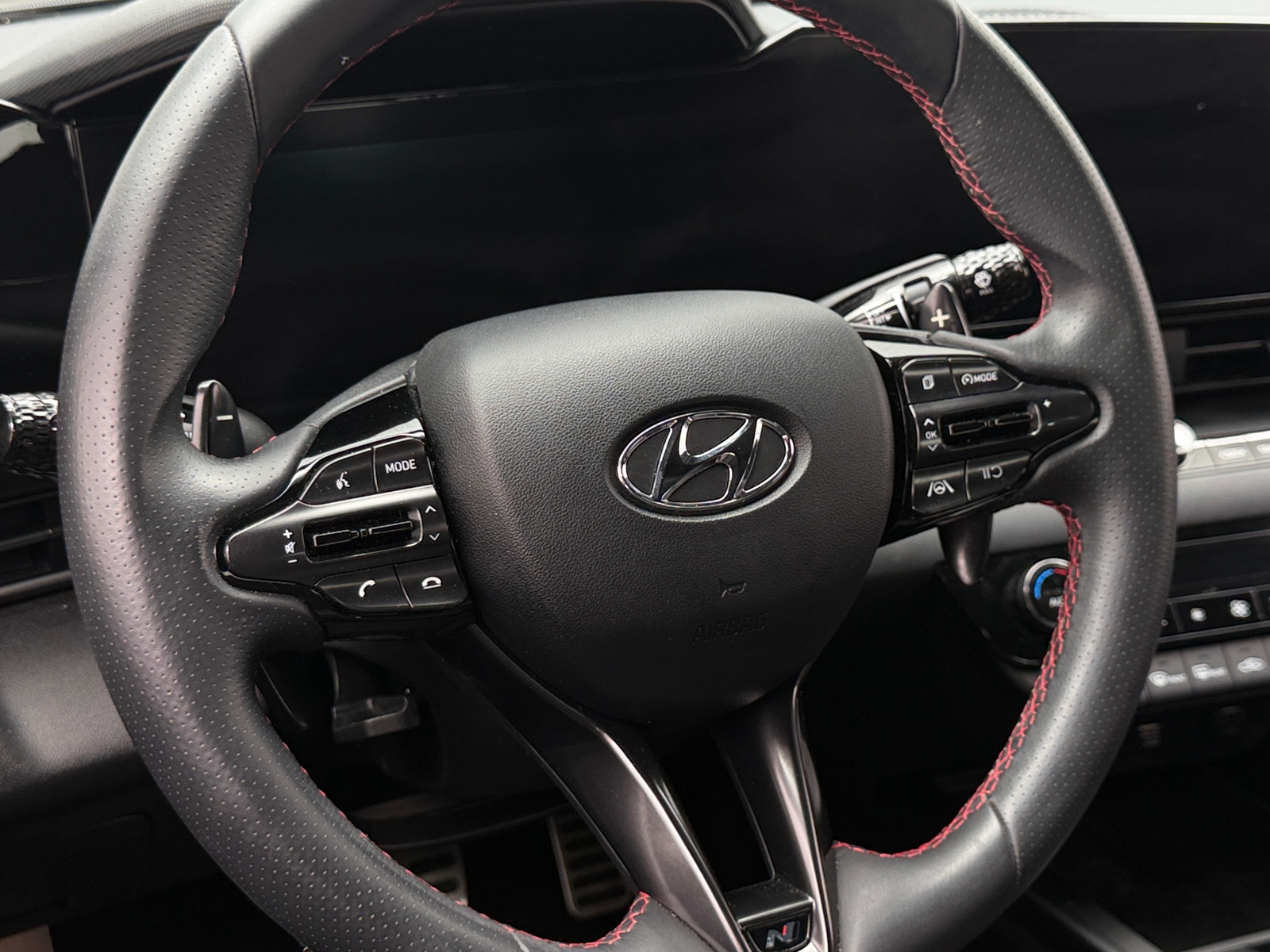 Thumbnail: 2023 Hyundai Elantra - 4