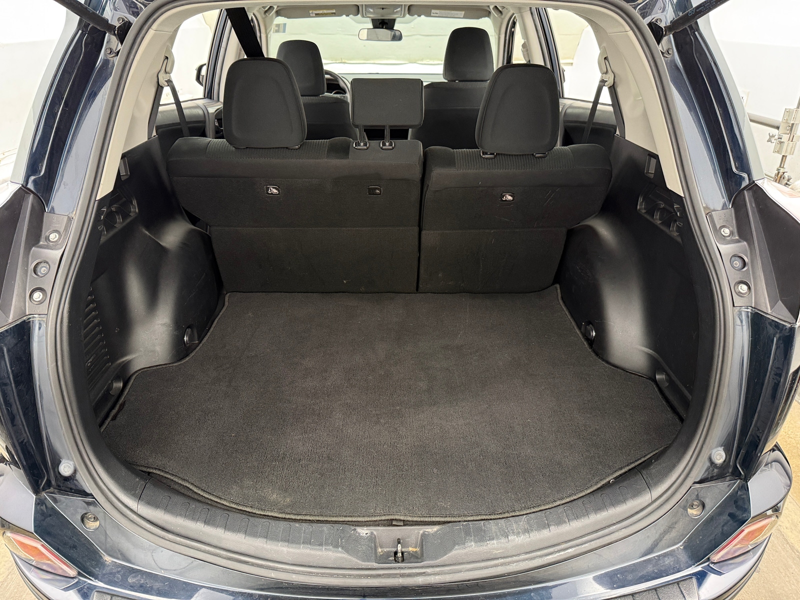 Thumbnail: 2018 Toyota RAV4 - 7