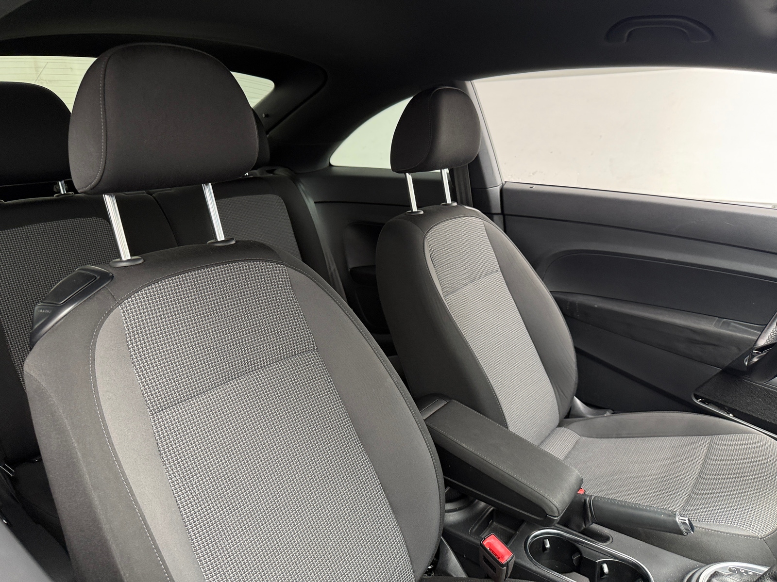 Thumbnail: 2019 Volkswagen Beetle - 2