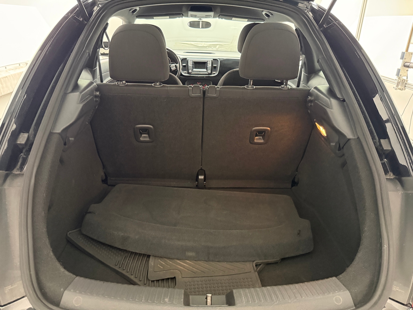 Thumbnail: 2019 Volkswagen Beetle - 7