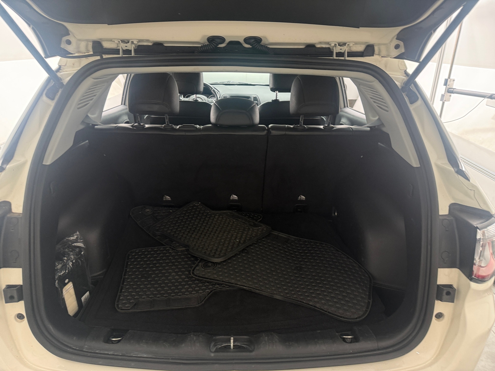 Thumbnail: 2020 Jeep Compass - 6