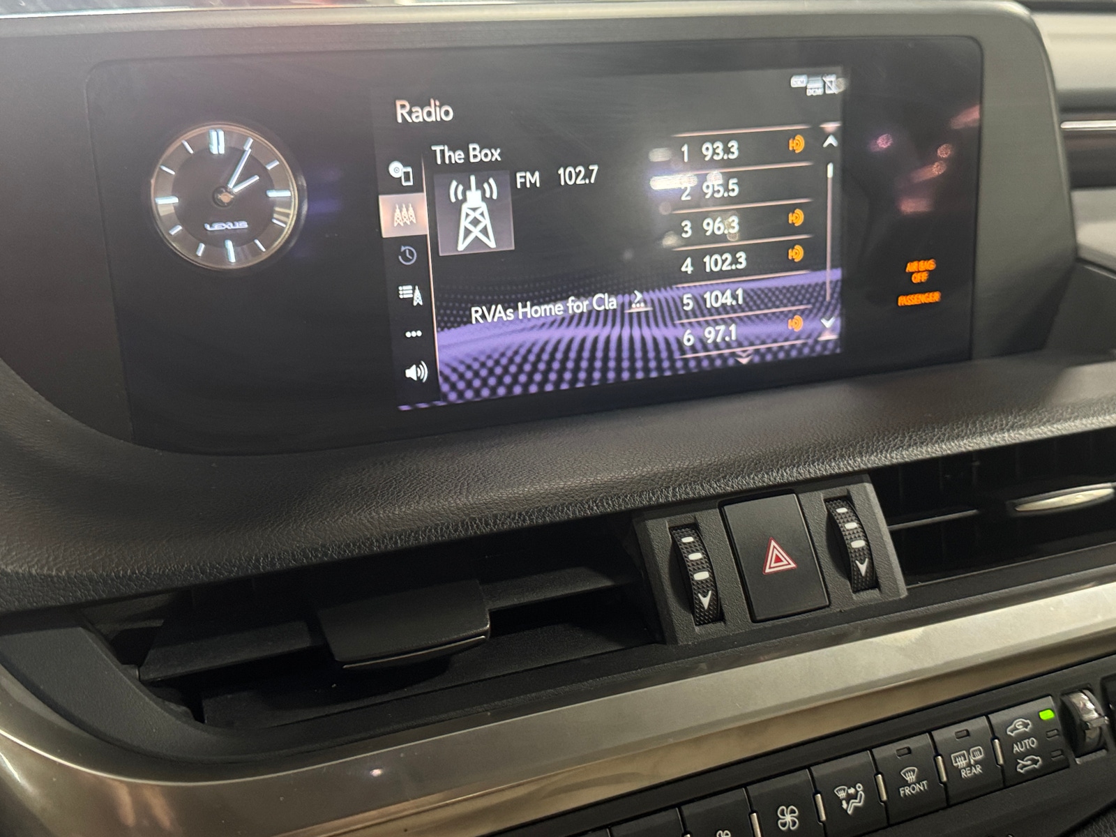 Thumbnail: 2020 Lexus ES - 3