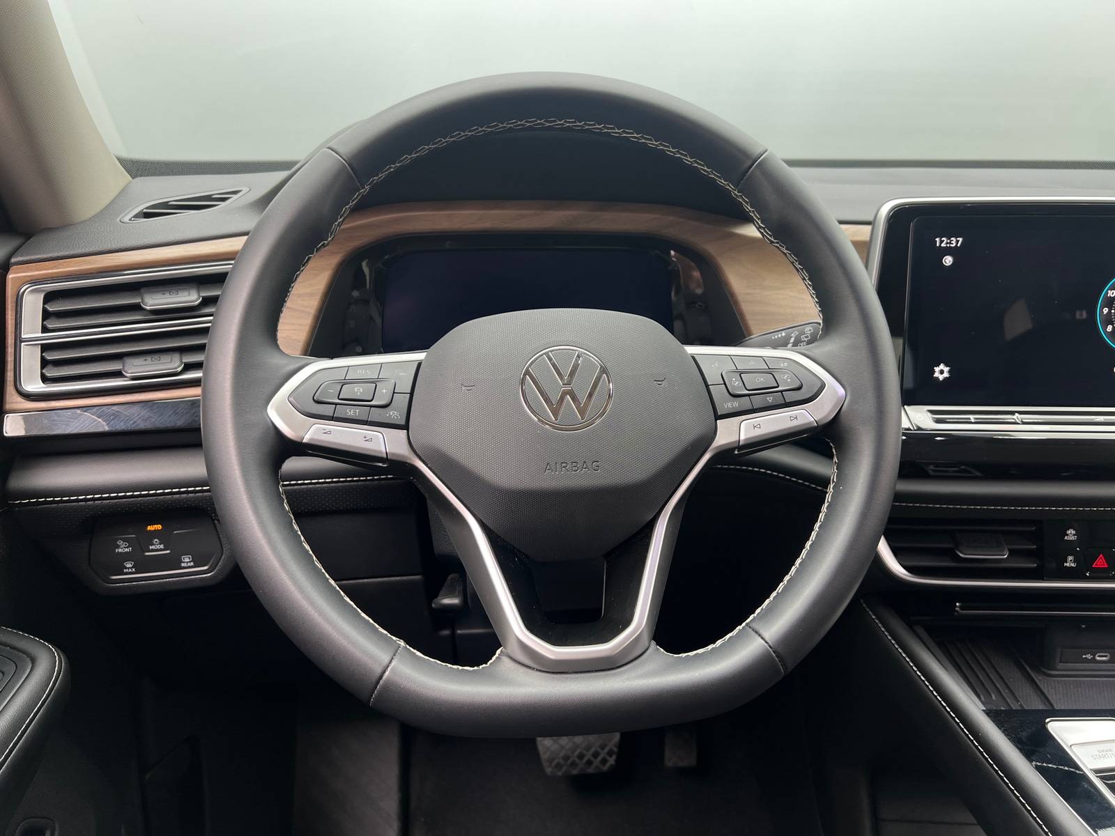 Thumbnail: 2026 Volkswagen Atlas - 4
