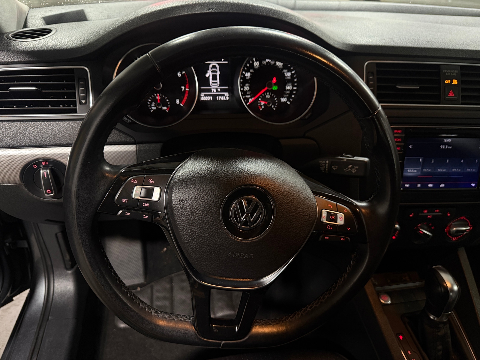 Thumbnail: 2017 Volkswagen Jetta - 4