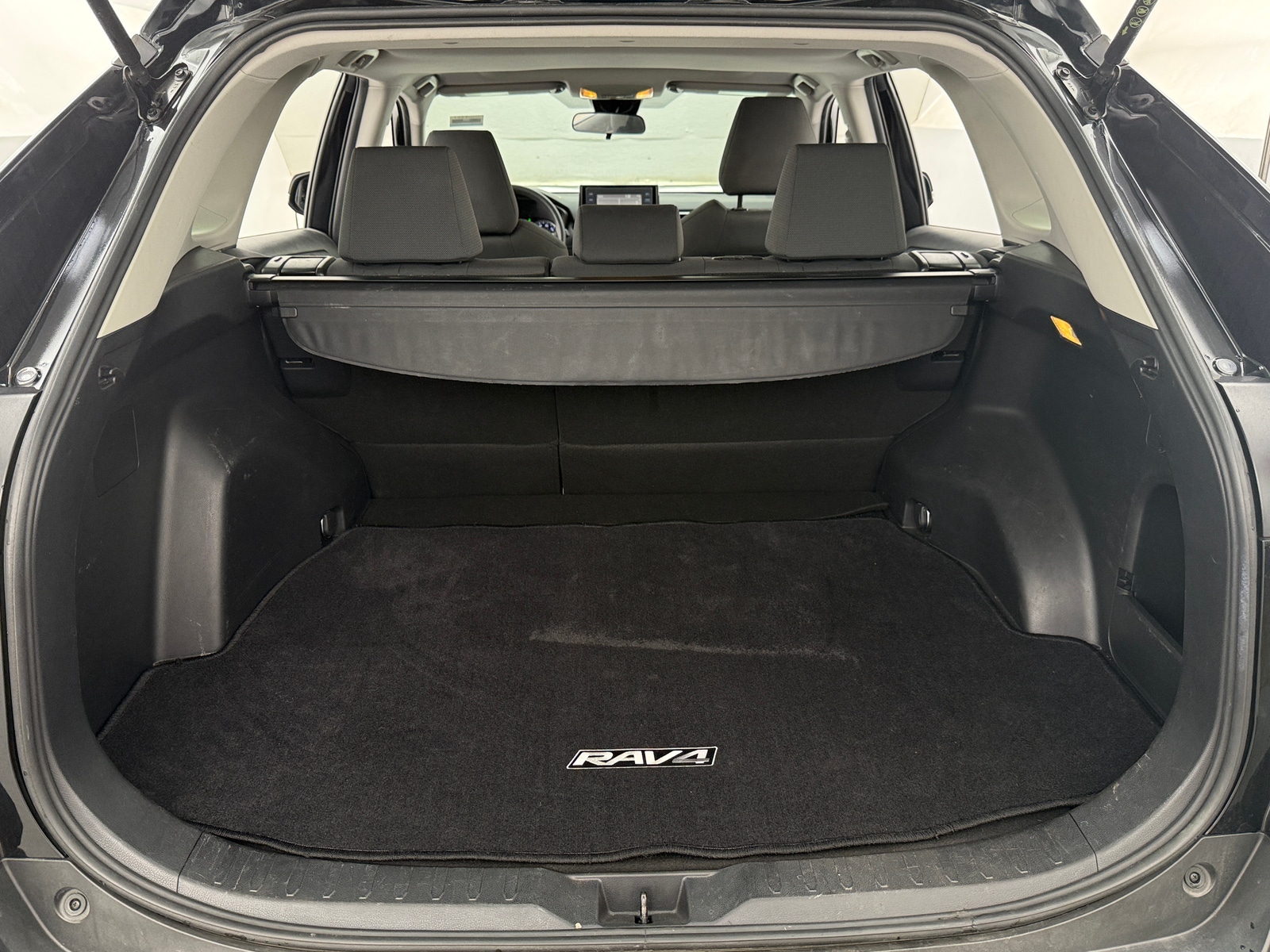 Thumbnail: 2019 Toyota RAV4 - 7