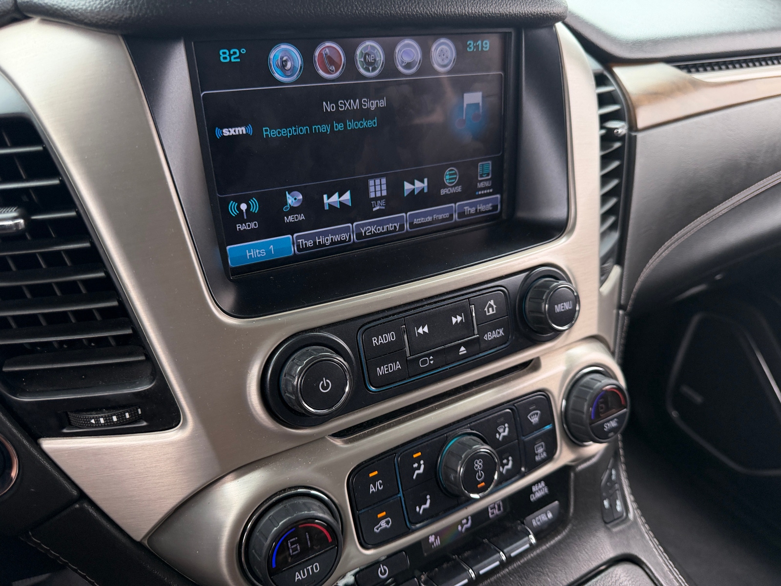 Thumbnail: 2020 GMC Yukon XL - 3