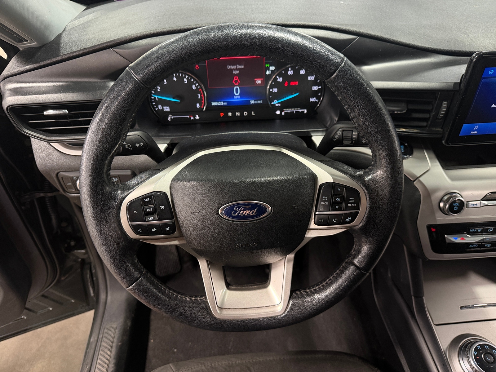 Thumbnail: 2022 Ford Explorer - 5