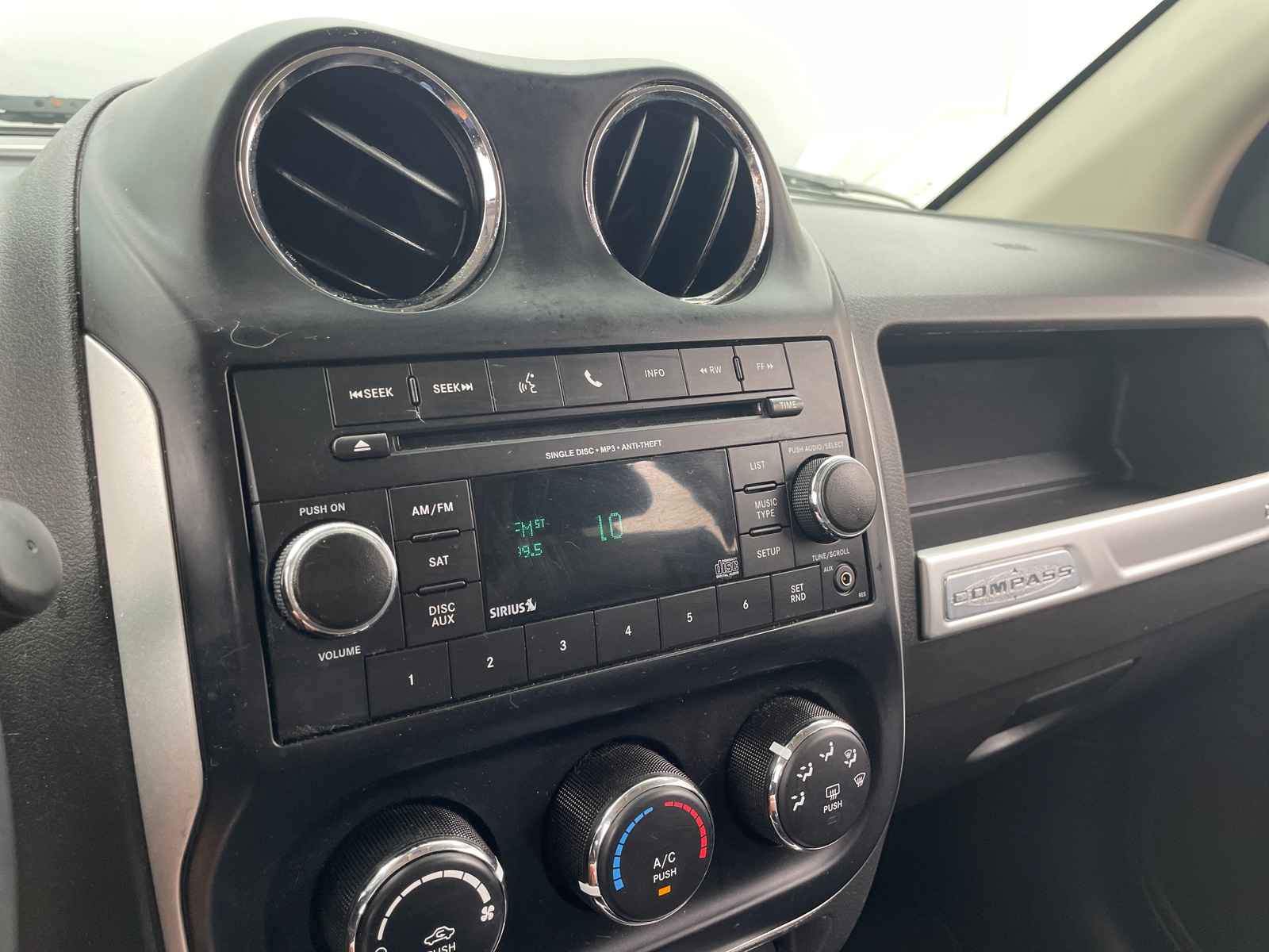 Thumbnail: 2017 Jeep Compass - 3