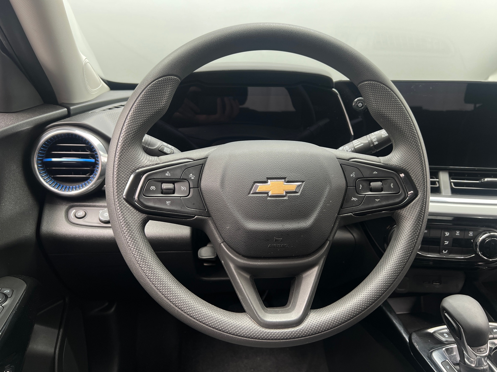 Thumbnail: 2025 Chevrolet Trax - 5