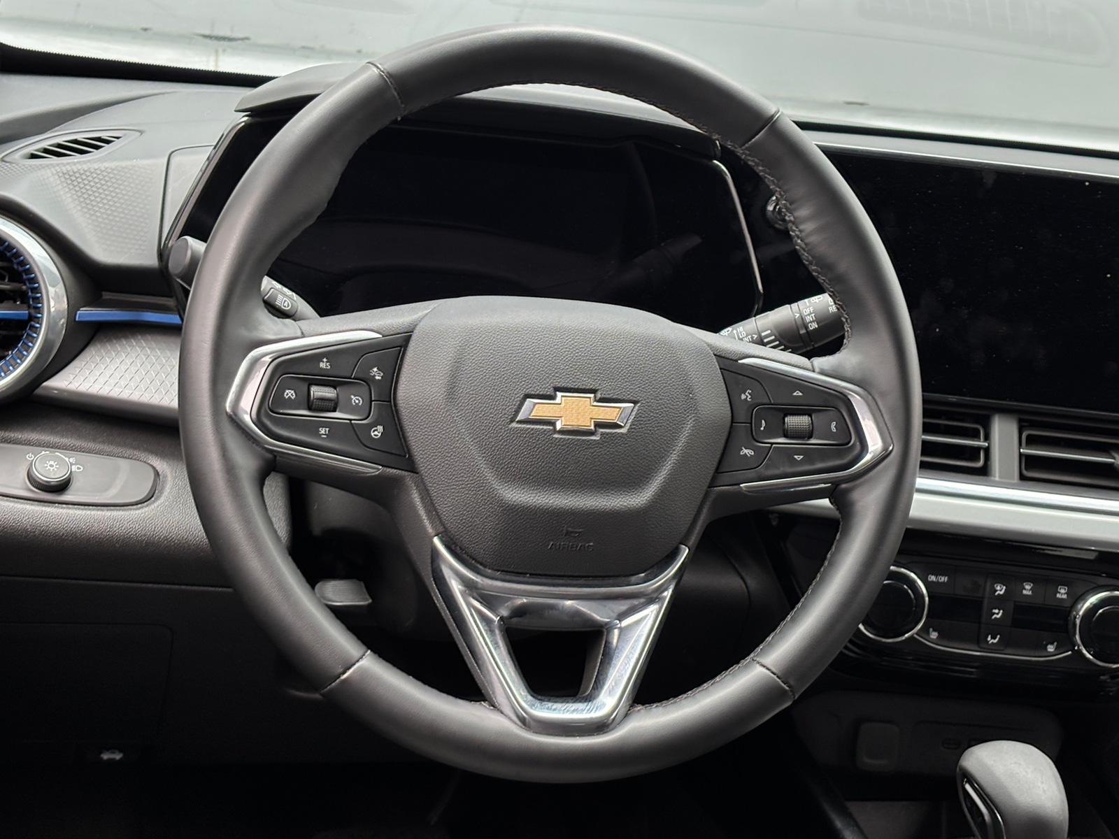 Thumbnail: 2025 Chevrolet Trax - 5