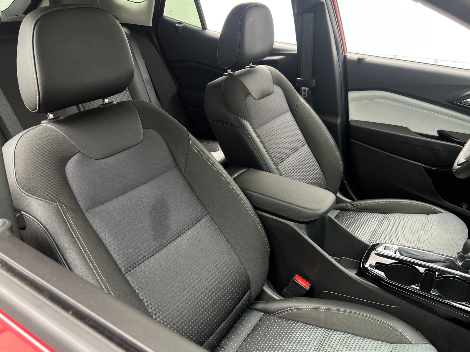 Thumbnail: 2025 Chevrolet Trax - 2