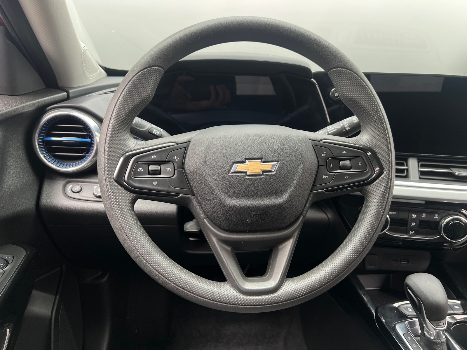Thumbnail: 2025 Chevrolet Trax - 5
