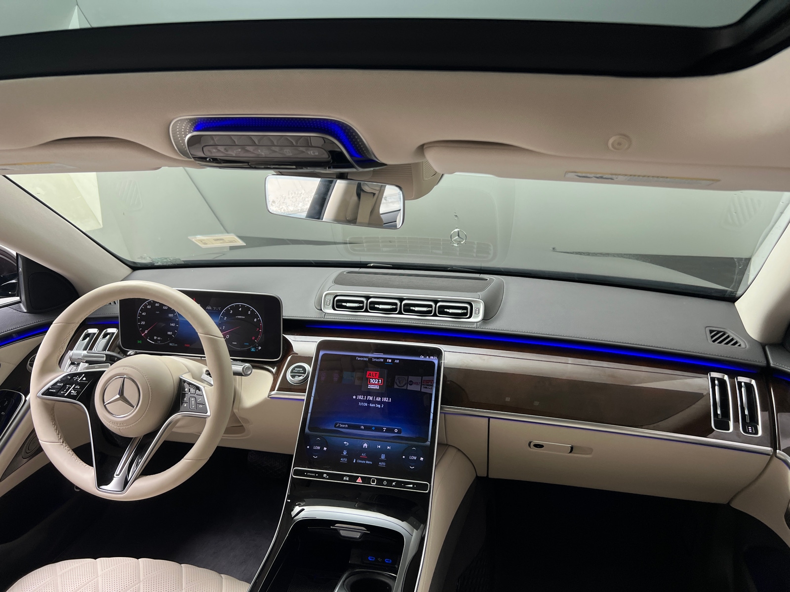 Thumbnail: 2023 Mercedes-Benz S-Class - 2