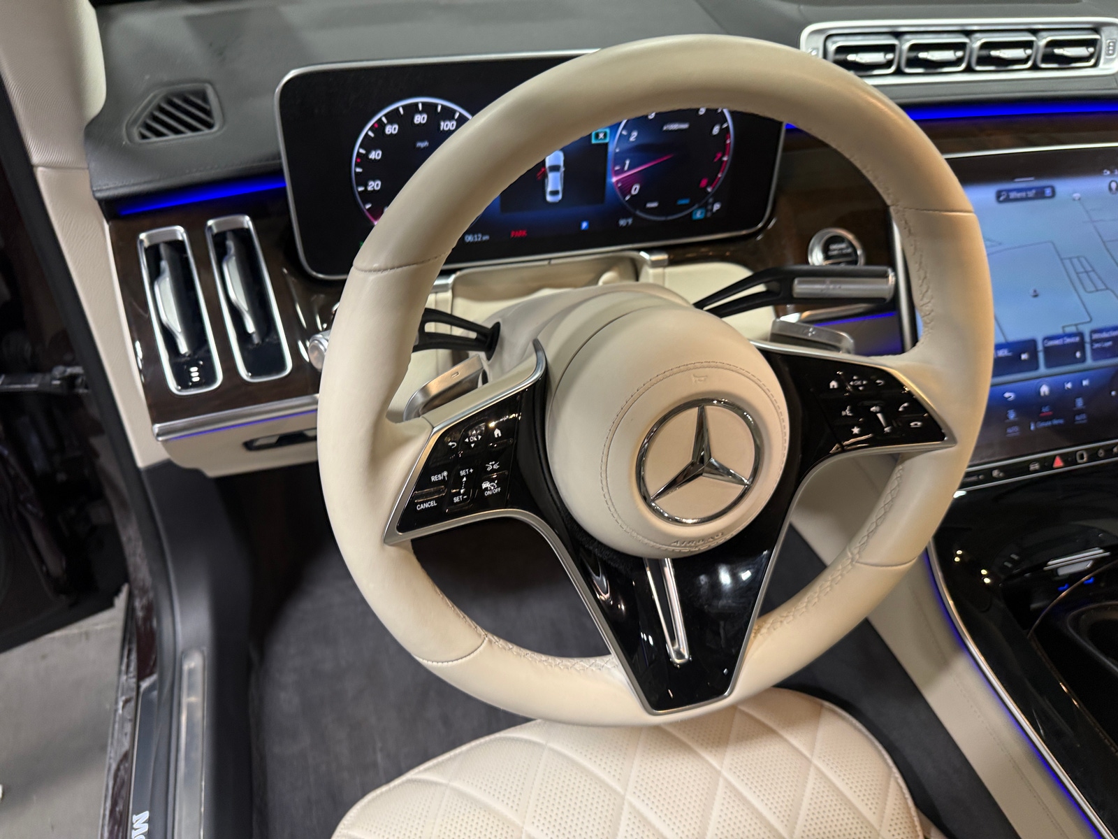 Thumbnail: 2023 Mercedes-Benz S-Class - 4