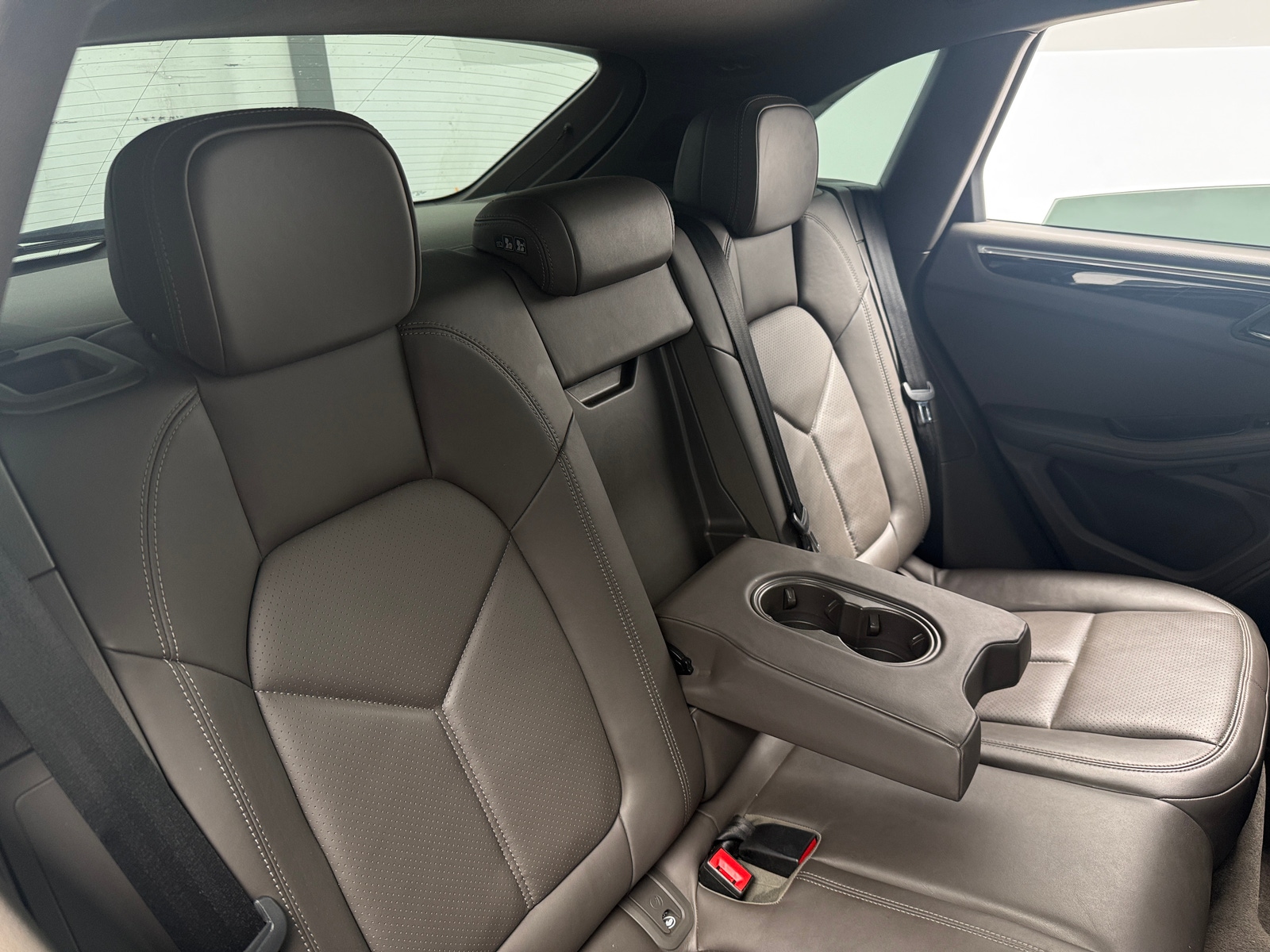 Thumbnail: 2018 Porsche Macan - 5
